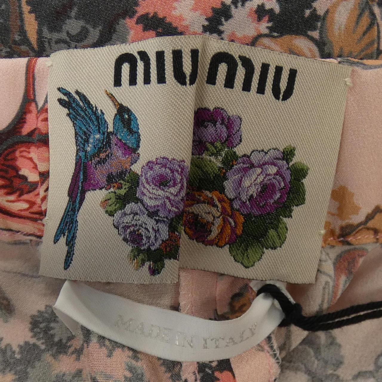 MIUMIU*ミュウミュウ　ジャガードショートパンツ　刺繍　ピンク　38 MIUMIU*ミュウミュウ ジャガードショートパンツ 刺繍 ピンク 38