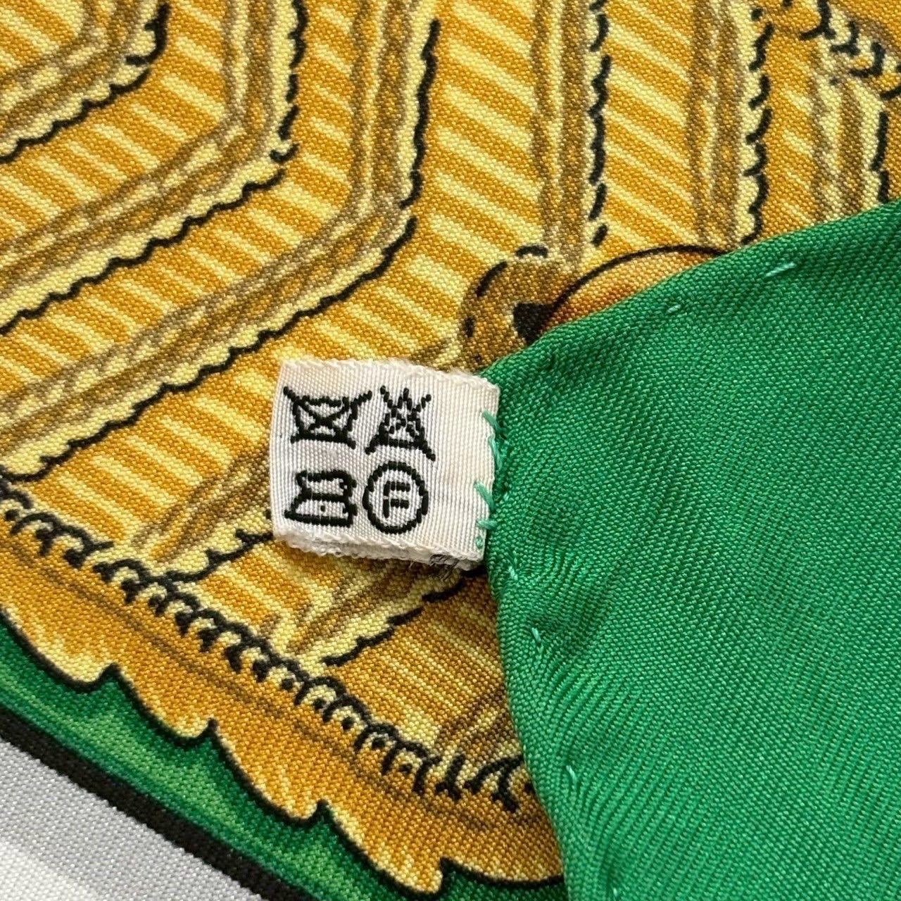 HERMES エルメス スカーフ 緑 金 caty Epaulettes カレ90 レディース
