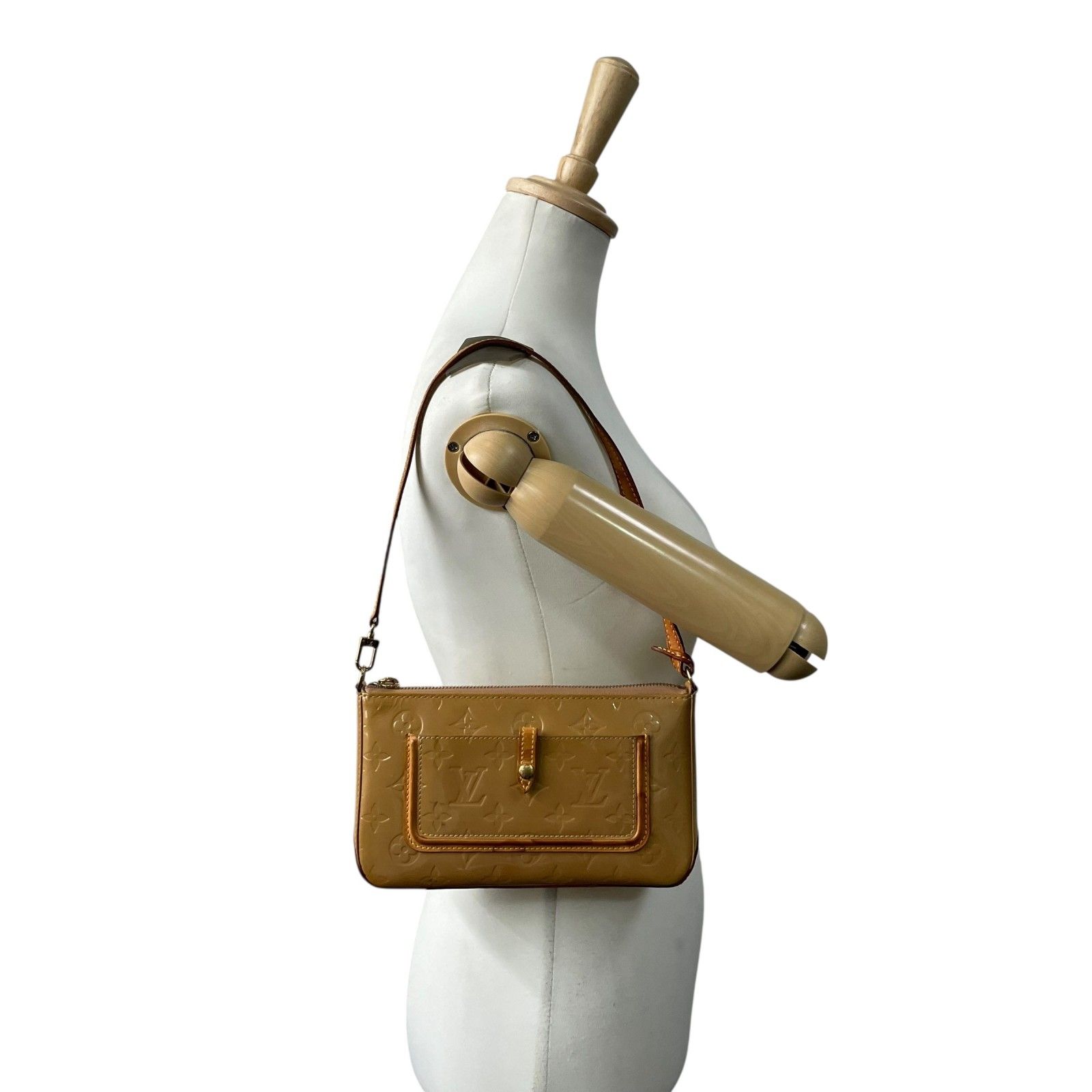 正規品　LOUIS VUITTON　ルイヴィトン　ヴェルニアクセサリーポーチ 楽天市場】【セール中】LOUIS VUITTON （ルイヴィトン