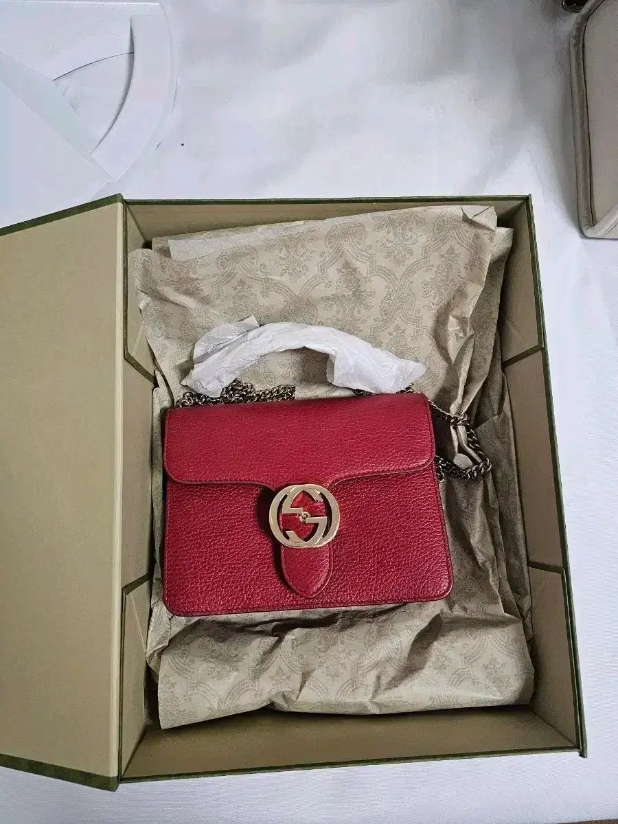 GUCCI グッチ インターロッキングチェーンバッグ クロスバッグ グッチクロスボディバッグ グッチショルダーバッグ販売