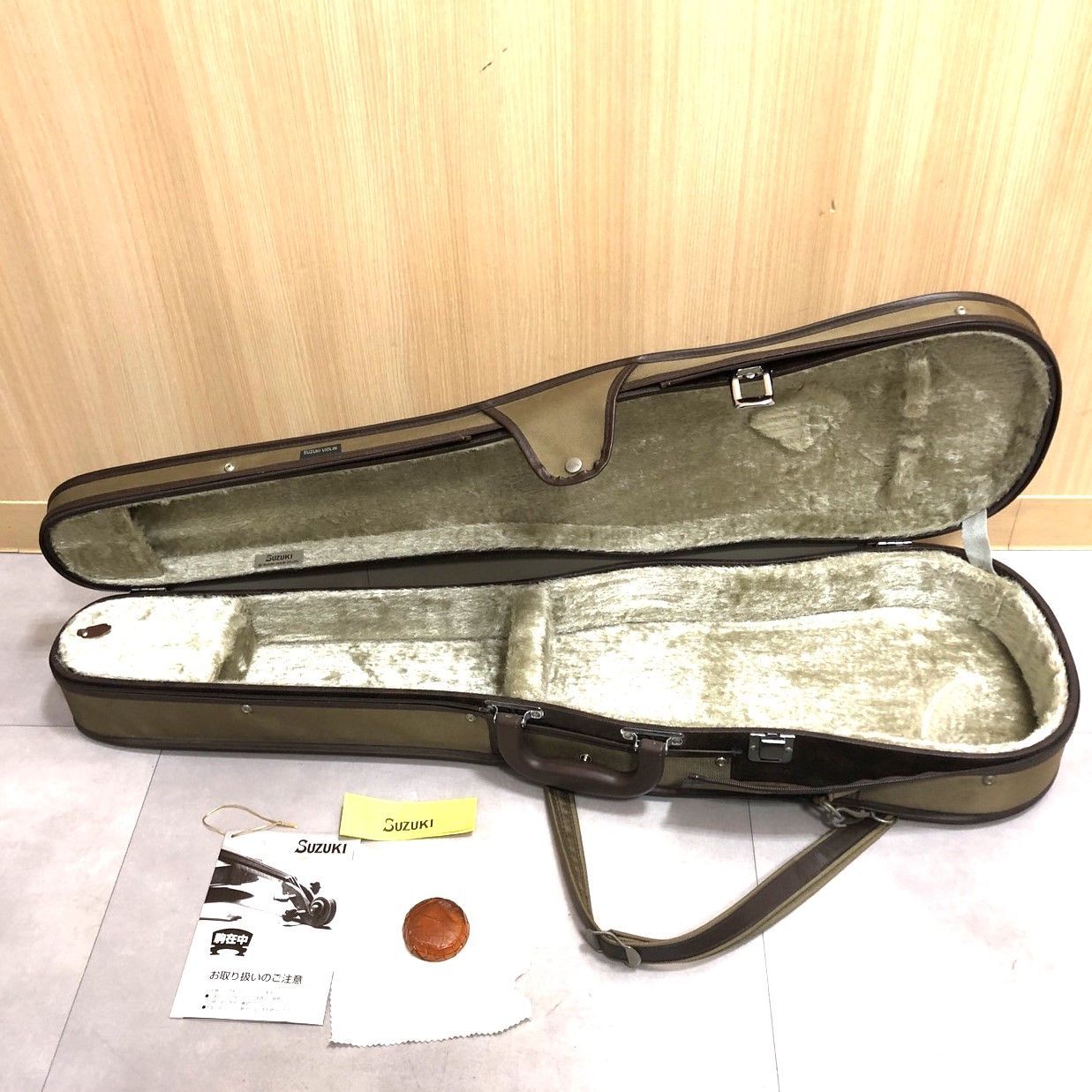 激安販売、最安価に挑戦。 スズキ バイオリン No.300 4 4 ケース付 鈴木バイオリン製造 楽器 弦楽器 向け 現状品 006331 【最安値】