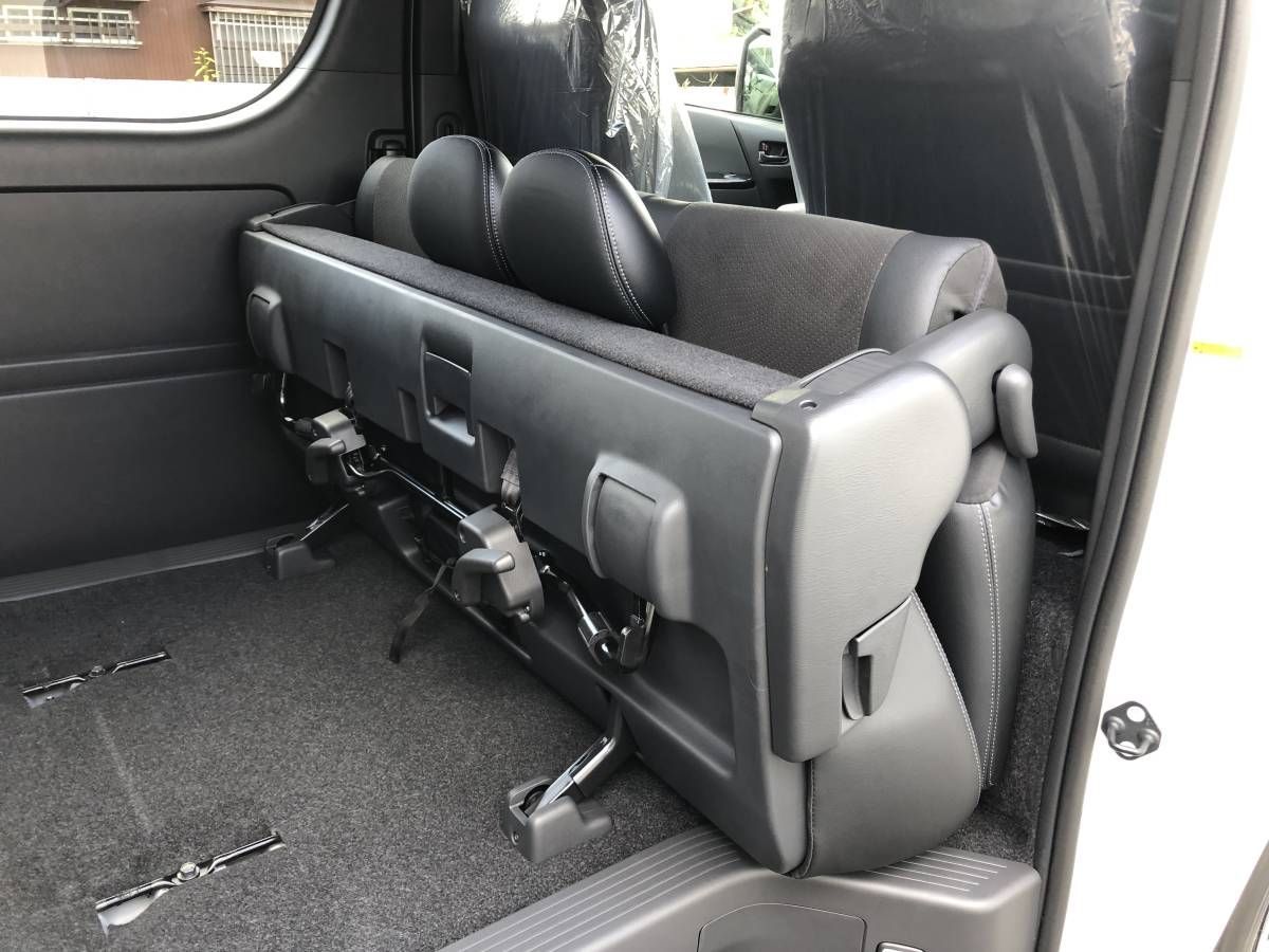 ハイエース200系スーパーGL 新車外しセカンドシート