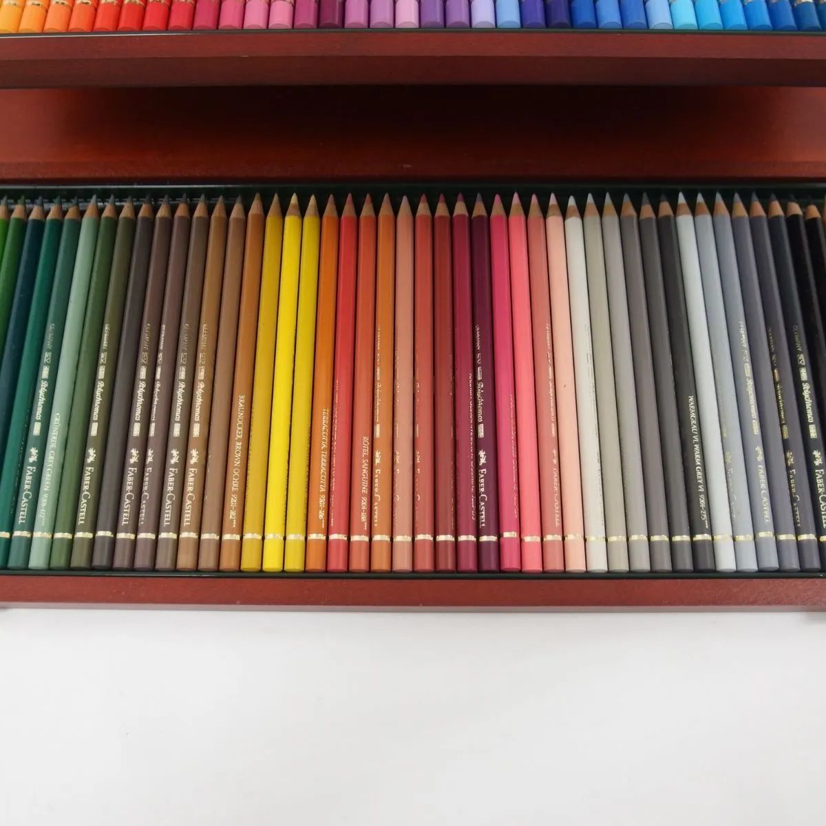 ほぼ未使用♡訳あり♡FABER-CASTELL♡色鉛筆♡100色♡木箱 ほぼ未使用♡訳あり♡FABER-CASTELL♡色鉛筆♡100色♡木