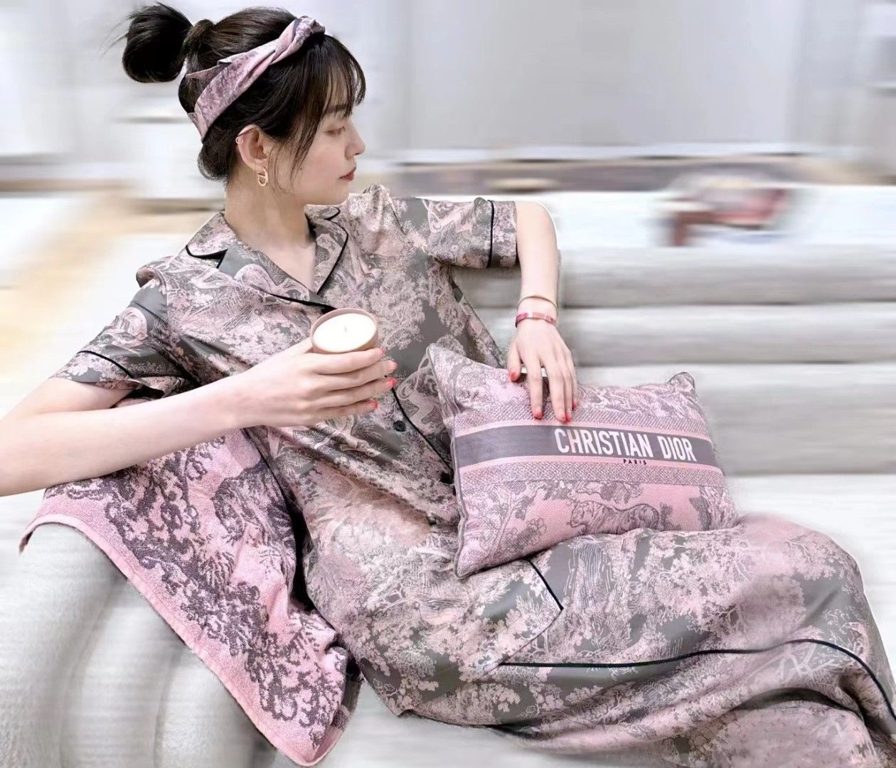 ディオール　パジャマ　M これは DIOR（ディオール）の女用パジャマで、家居服としても