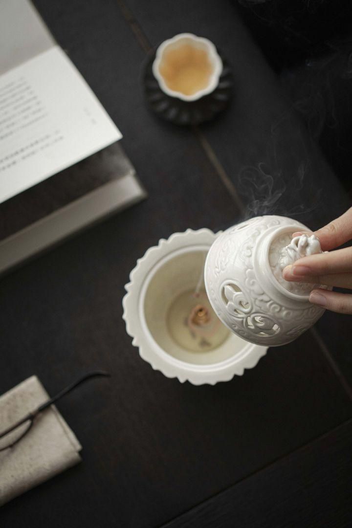 磁器香炉 太極香炉 茶道具　香道具 現代工芸品 美術品 置物 磁器香炉 太極香炉 茶道具 香道具 現代工芸品 美術品 置物