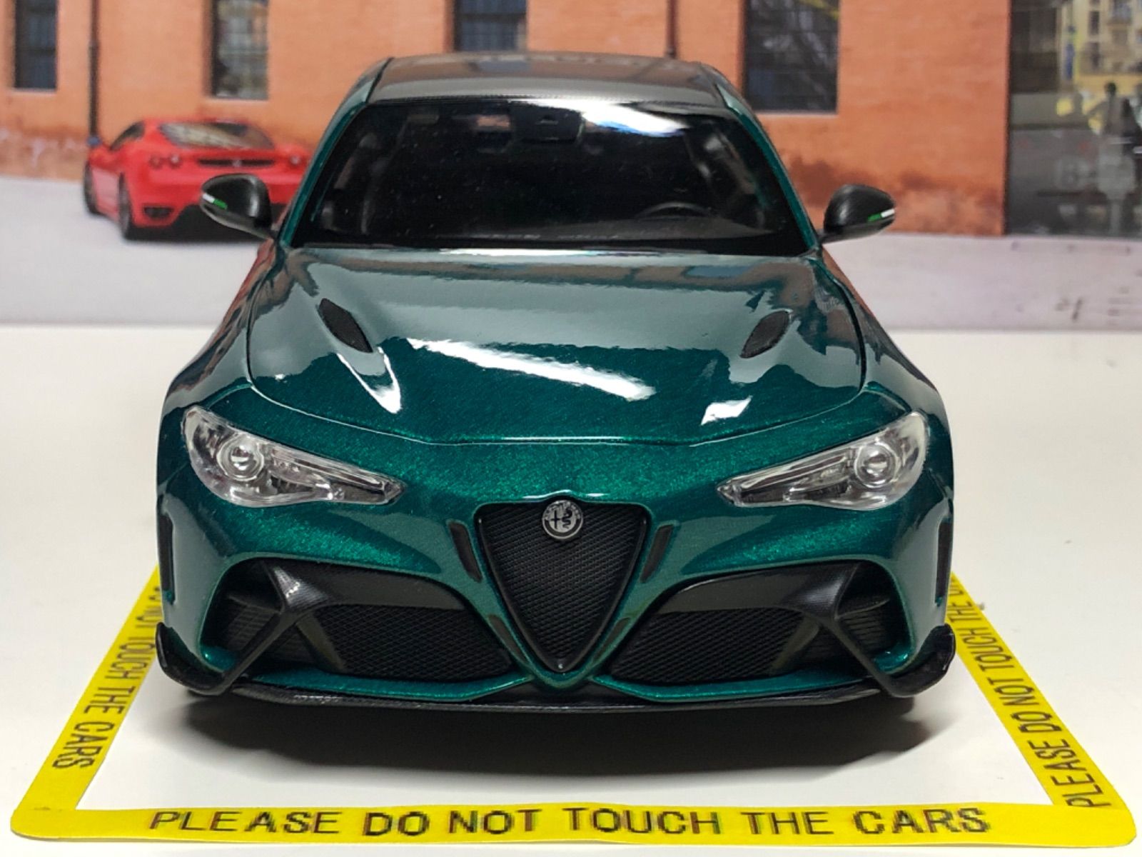 Burago 1/18 Alfa Romeo Giulia GTA メタリックグリーン アルファ