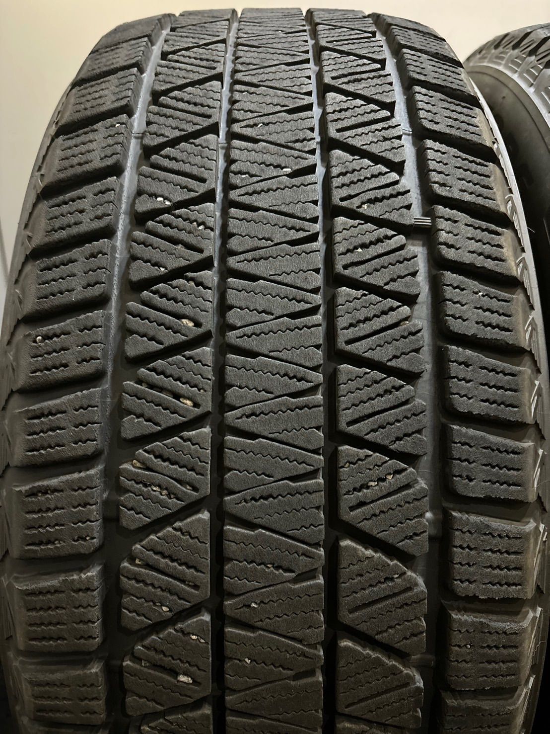255 55R18 BRIDGESTONE DM-V3 19年製 スタッドレス 4本 ブリヂストン ブリザック ポルシェ カイエン アウディ Q7 南10-K279 FFCRYSTALESIA_COM