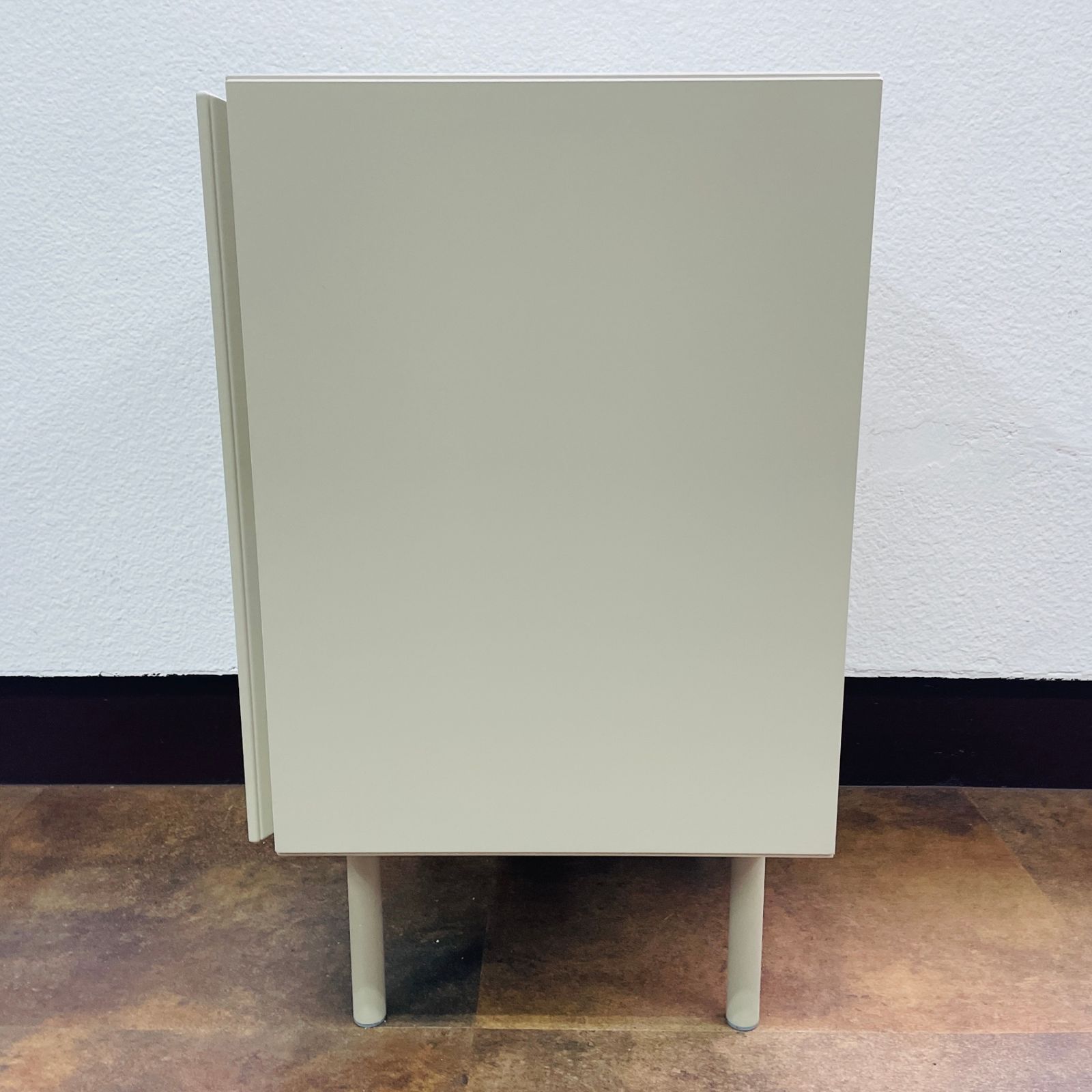 lugano ナイトスタンド