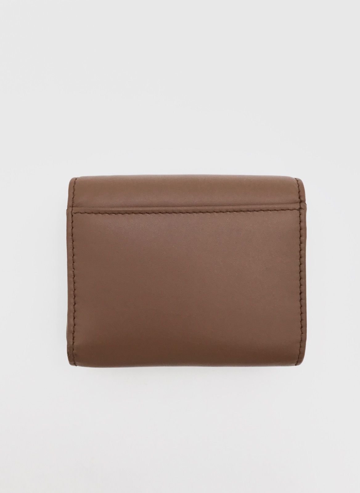 中古 良品】ミュウミュウ MIU MIU ソフティパデッドレザー