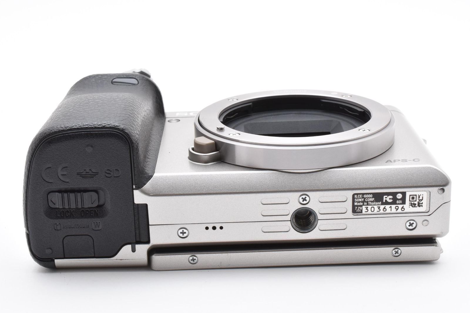 SONY α6000 ボディ単体 シルバー｜バッテリー・チャージャー・SD付属 2551ショット！ 良品 Sony α6000 シルバー バッテリー