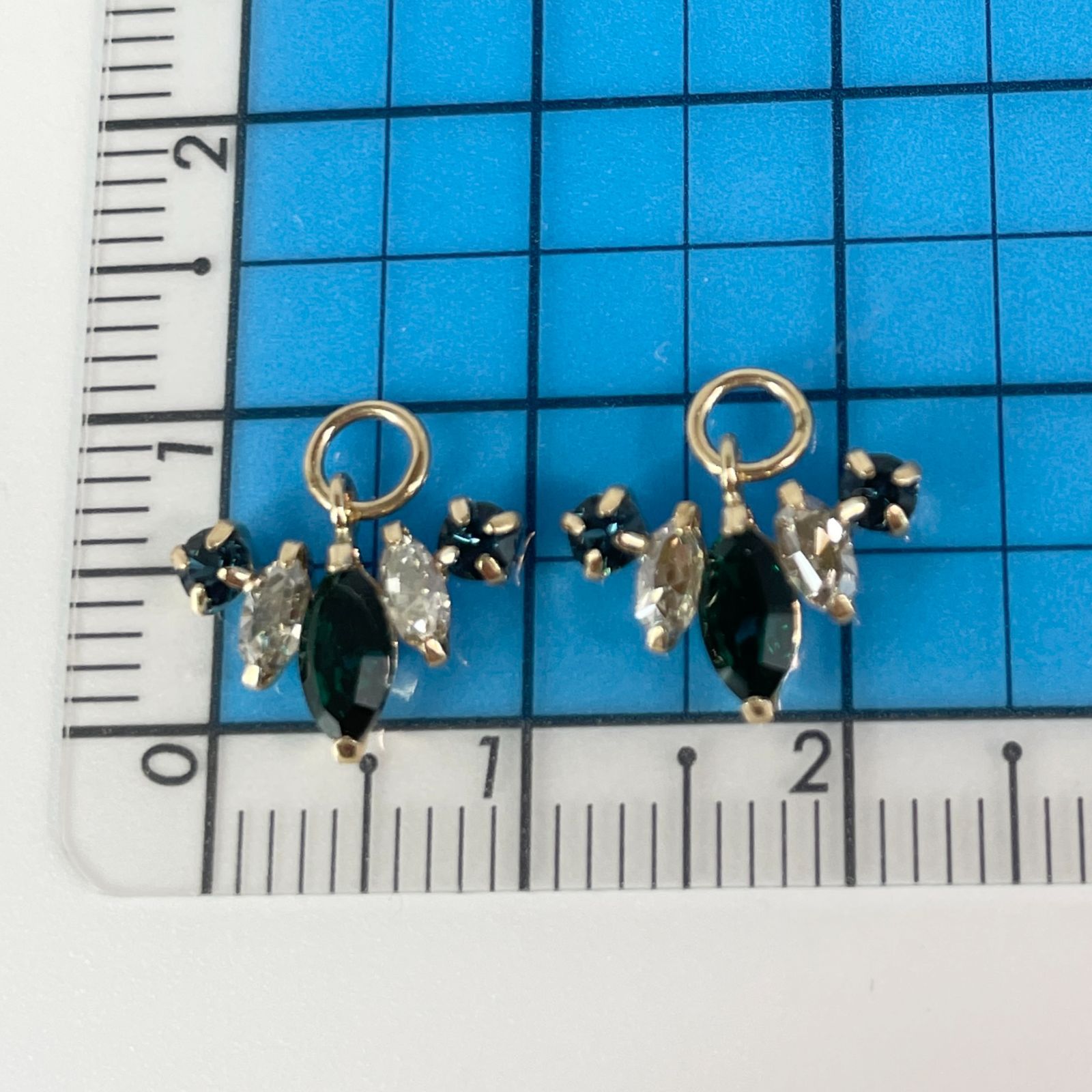 agete K10ピアスチャーム グリーン アガット？ ノジェス？ ピアス