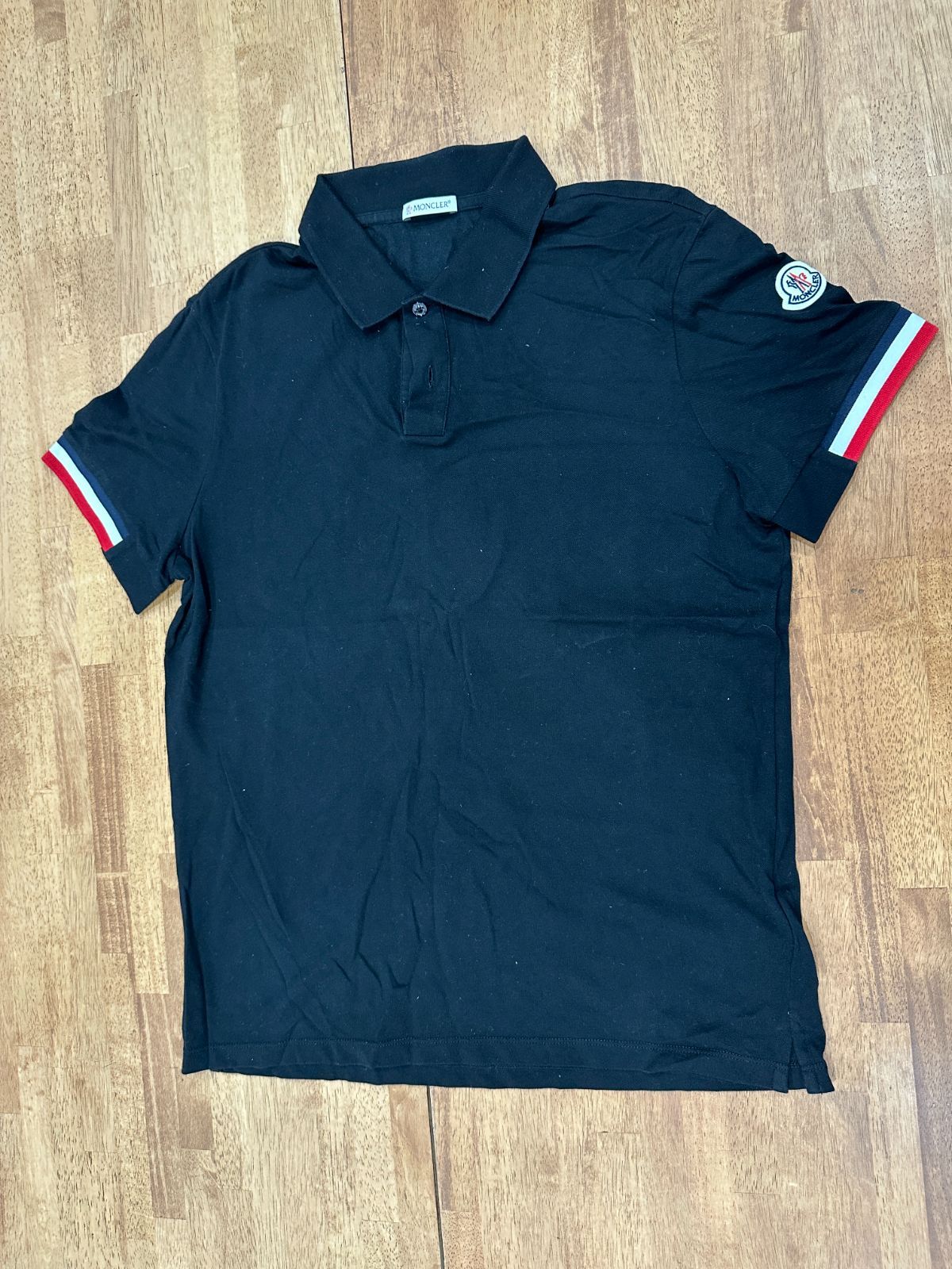 MONCLER ブラック ポロシャツ　s ブラック ポロシャツ : Tシャツ＆ポロシャツ 向けの メンズ