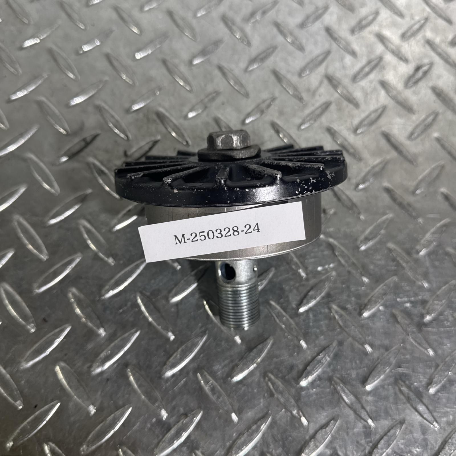 KAWASAKI Z750GP オイルフィルターカバー カワサキ [M-250328-24] KAWASAKI Z750GP オイルフィルターカバー カワサキ - メルカリ