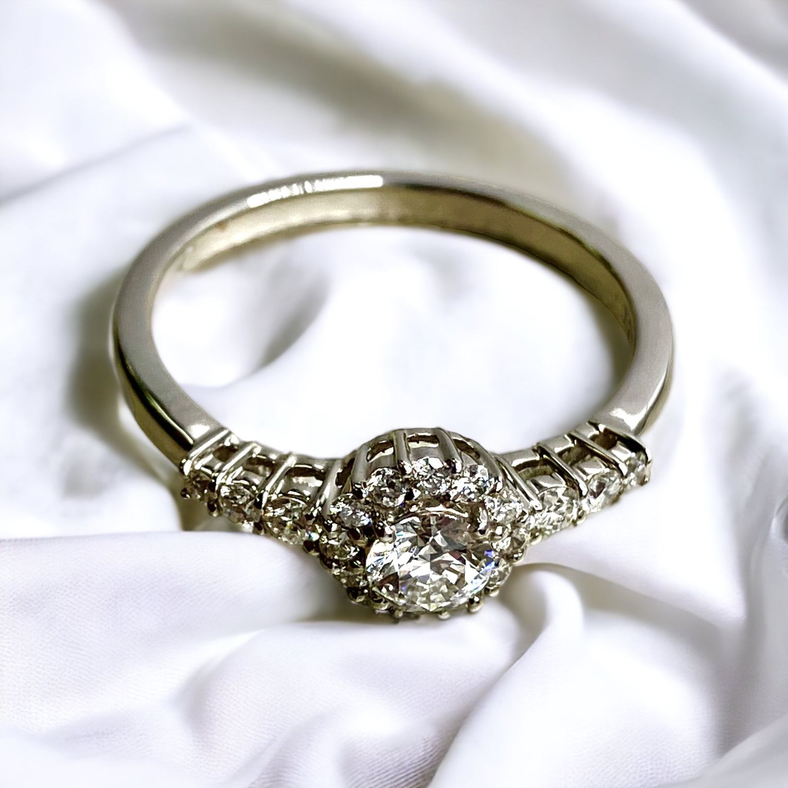 【極美品です⭐️ダイヤモンド リング】 ete 鑑定書付き　Pt900プラチナリング　 0.203ct ダイヤモンド #指輪 #ジュエリー  #ブライダル #婚約 #結婚 #誕生日 #記念日 #プレゼント #レディース（AYA）