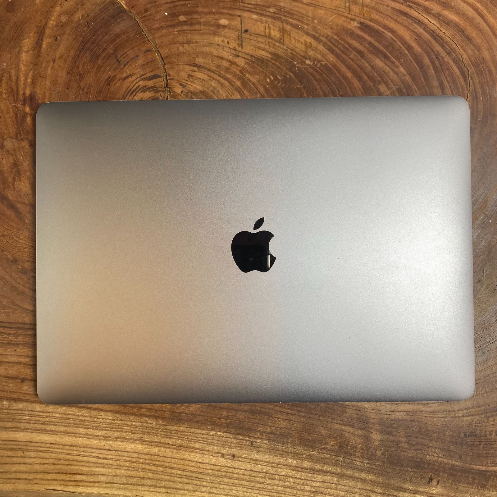 Apple MacBook