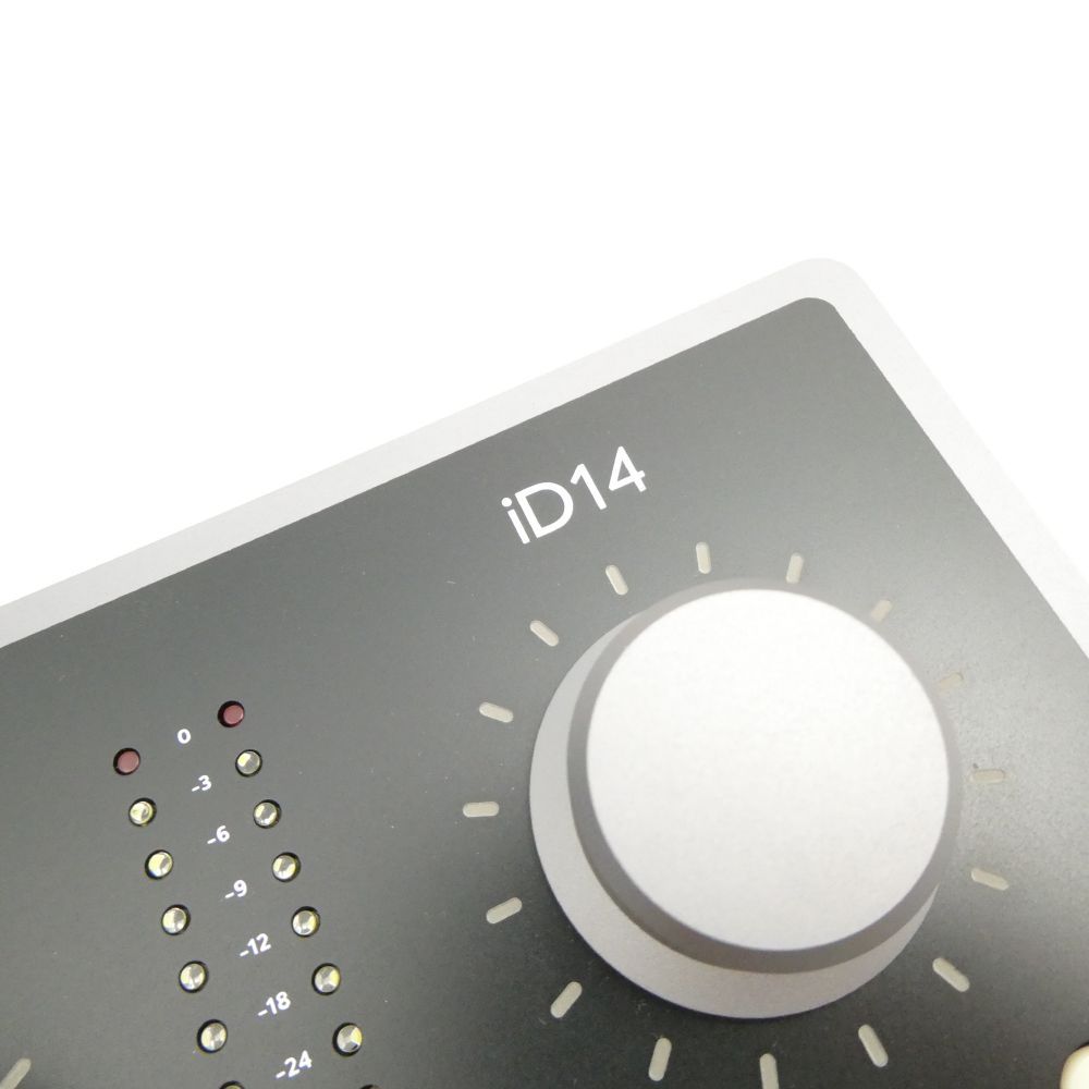 オーディオインターフェイス HM819