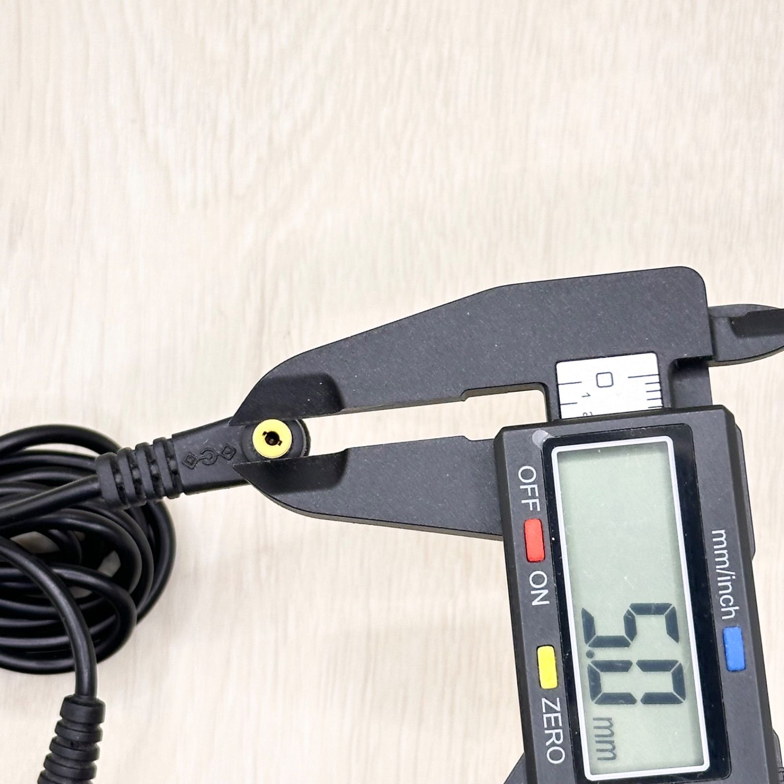 SHARP ACアダプター UADP-A121WJPZ 15V-2.5A SHARP ACアダプター UADP-A121WJPZ 15V-2.5A - メルカリ