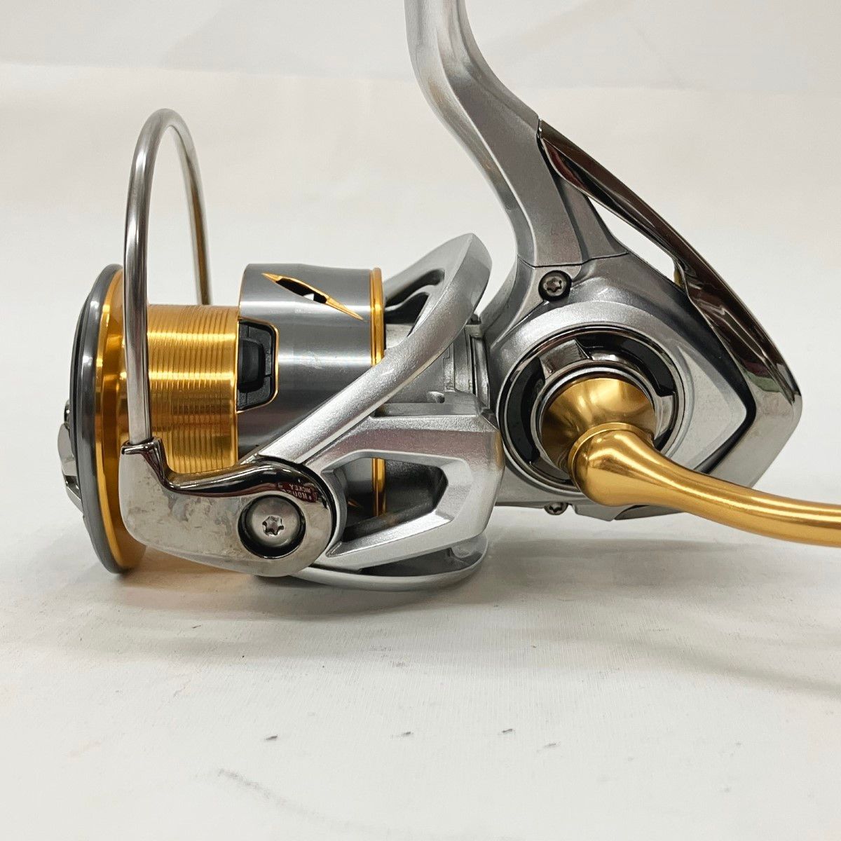 〇〇 DAIWA ダイワ FREAMS 21フリームス LT5000-CXH スピニングリール 傷や汚れあり ダイワ(Daiwa) 21フリームス LT3000-C 00060267｜アウトドア用品・釣り