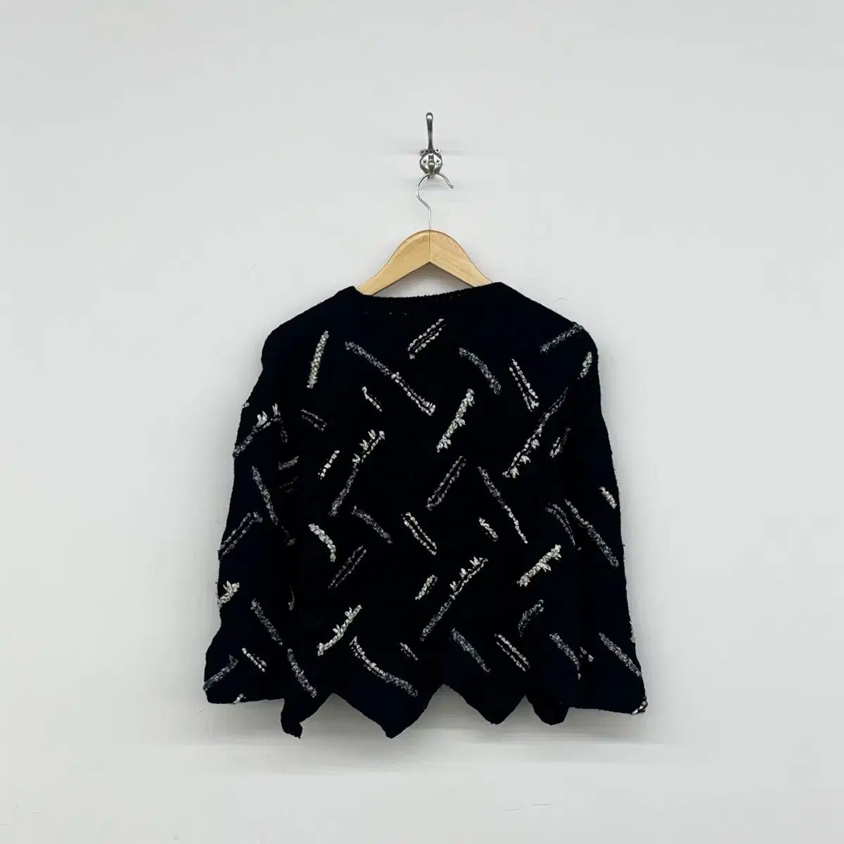イッセイミヤケ ニットカーディガン　ブラック×ホワイト ISSEY MIYAKE(イッセイミヤケ) ニットカーディガン レディース S