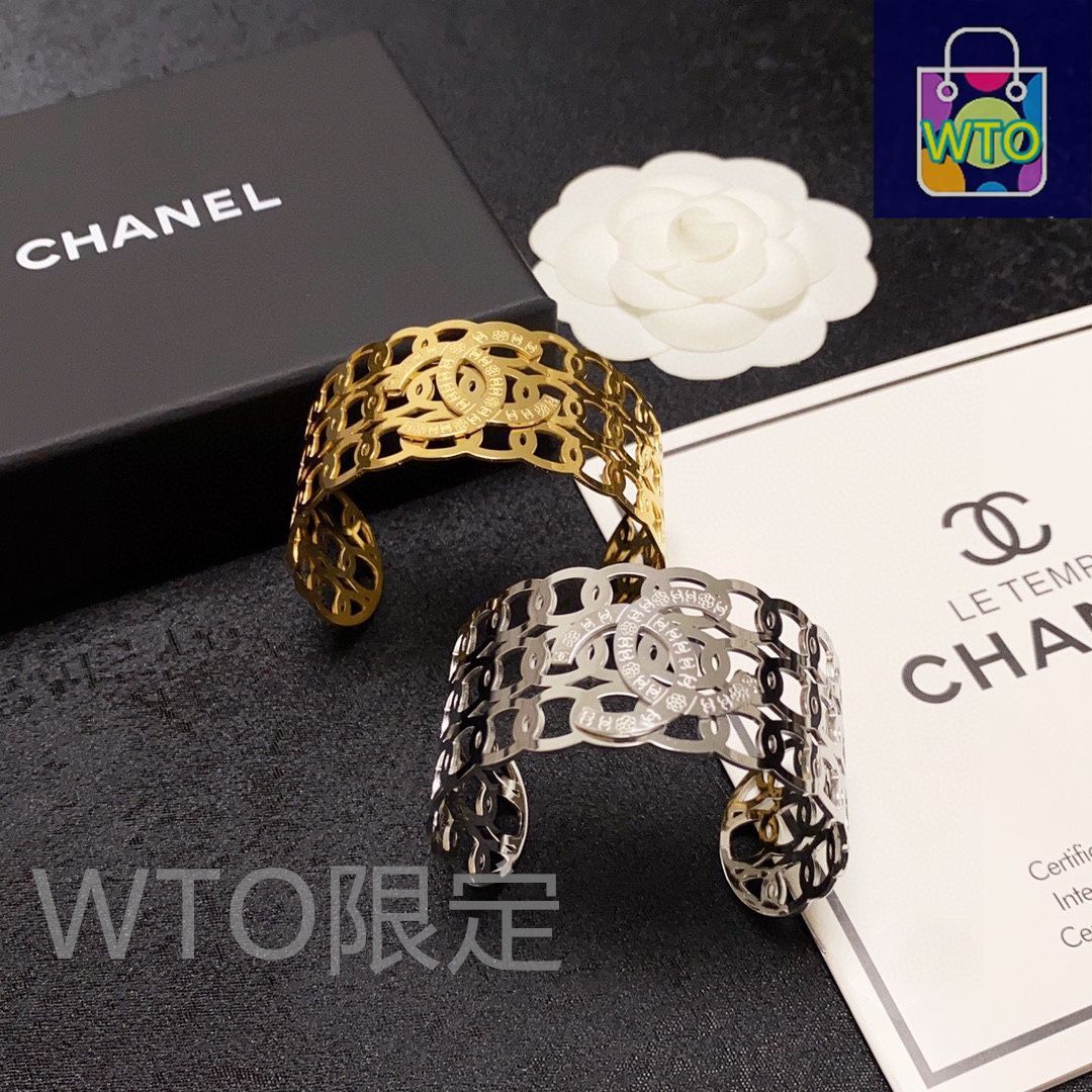 【透かしデザインでスッキリとした印象に☆】CHANEL バングル 今日WTO】CHANEL シャネル 新モデル ダブル C 透かし編み幅広