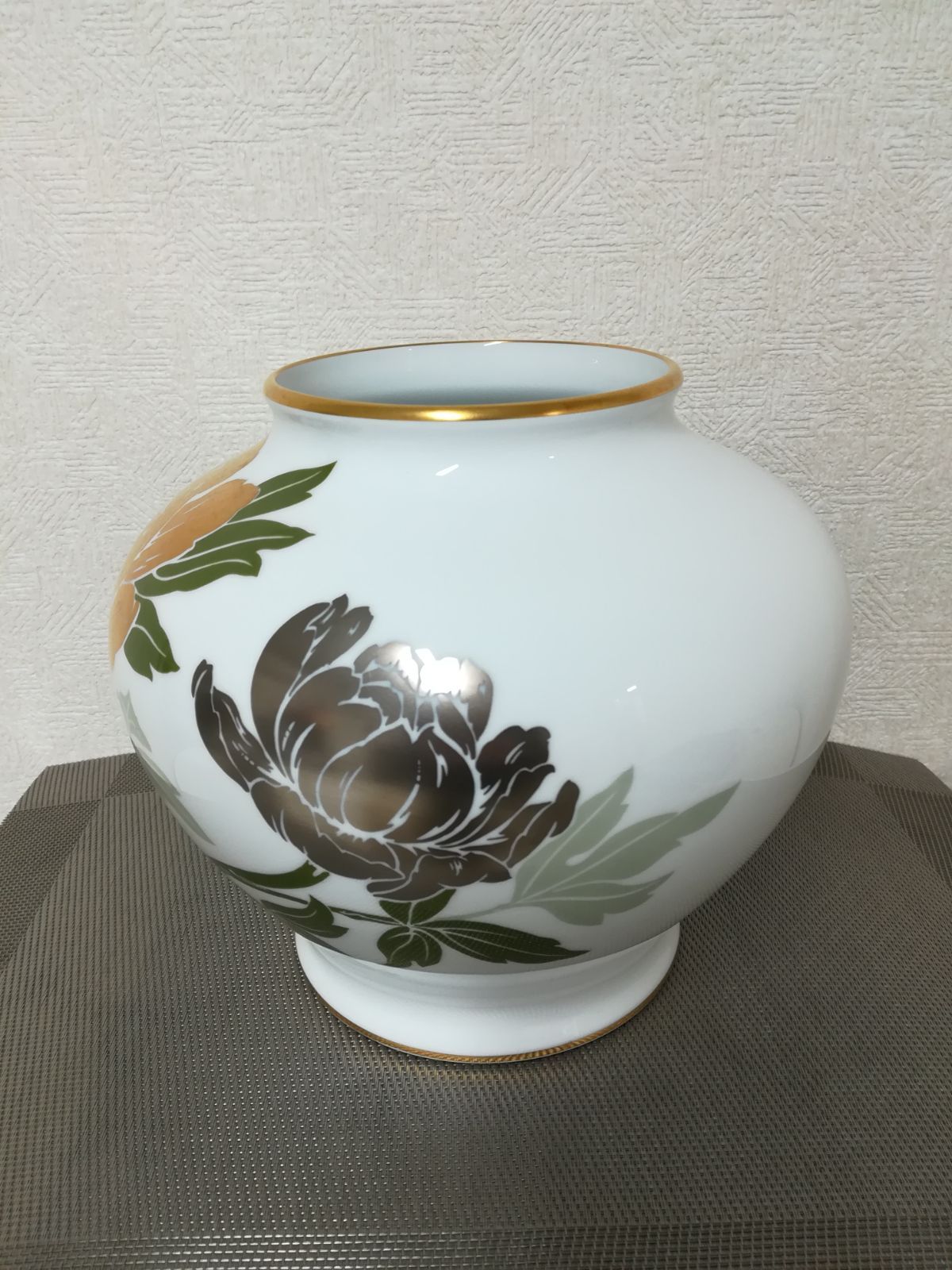 No1168） 大倉陶園 オークラ 金彩銀彩 大花瓶 飾り壷 葡萄柄 花入れ