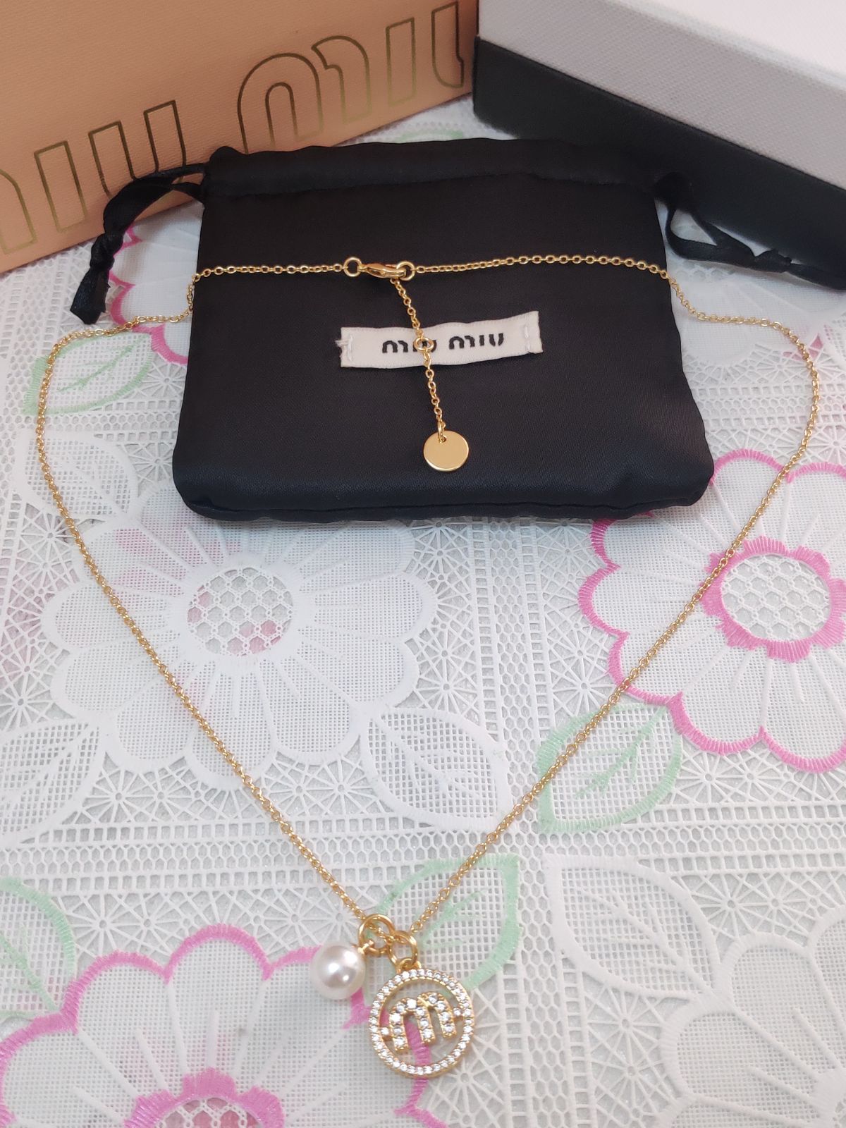 希少♡保存袋♡箱♡美品♡MIUMIU ミュウミュウ ラバー ビジュー ネックレス MIUMIU ミュウミュウ シルバー ネックレス - メルカリ