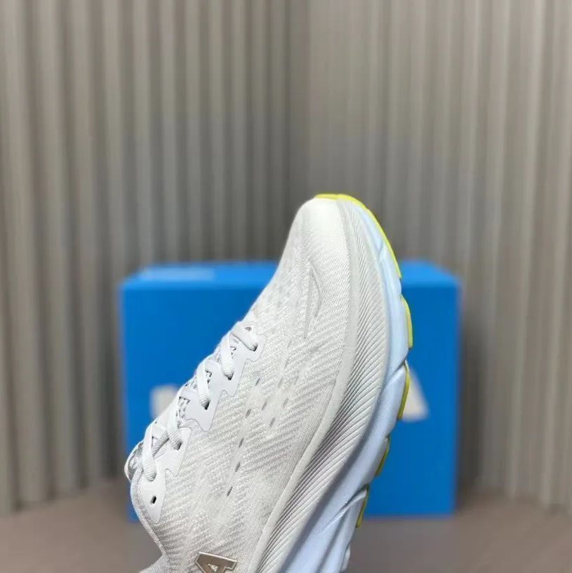 美品 HOKA ONEONE Clifton 9 ホカオネオネ クリフトン9 スニーカー 8