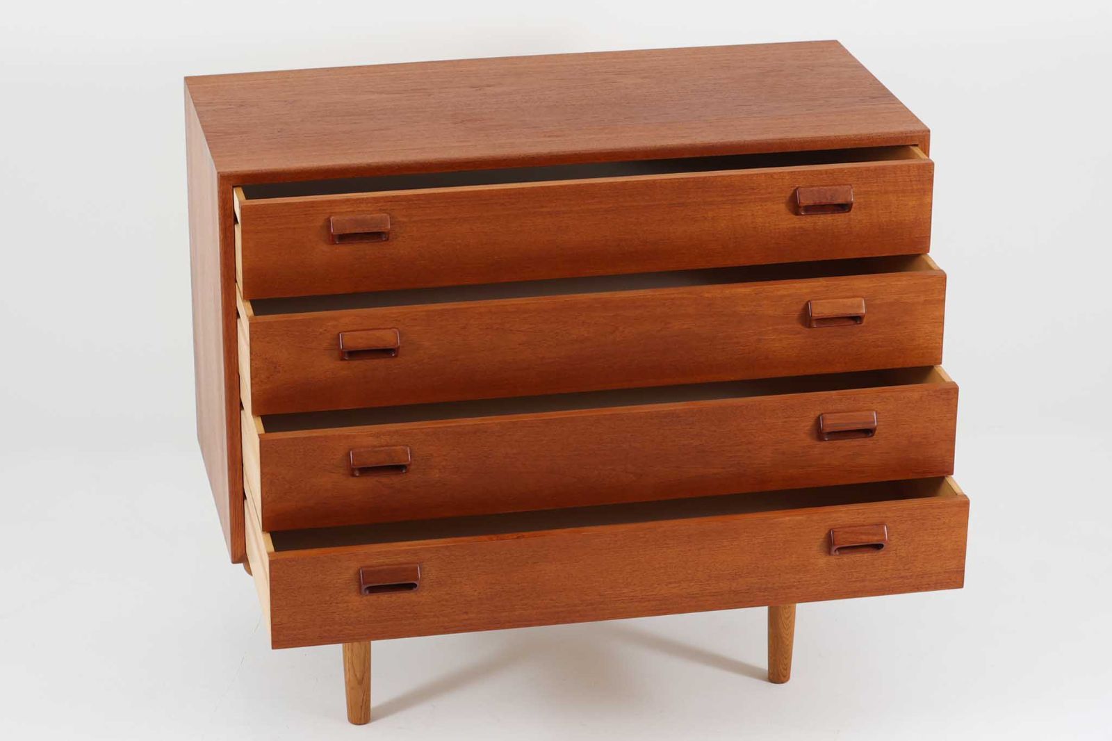ボーエ•モーエンセン　Borge Mogensen 四段チェスト Borge Mogensen(ボーエ・モーエンセン) チェスト4段 チーク×オーク材