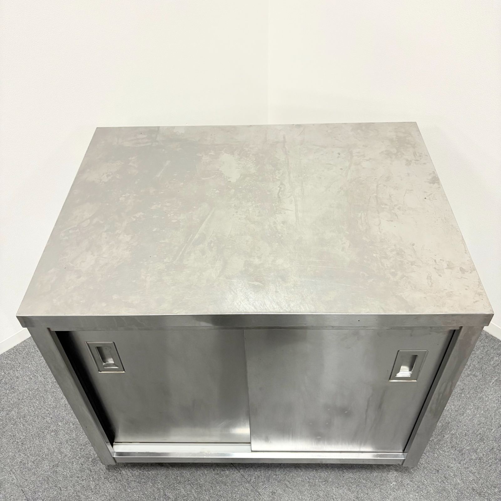 幅900mm×奥行675mm×高さ800mm