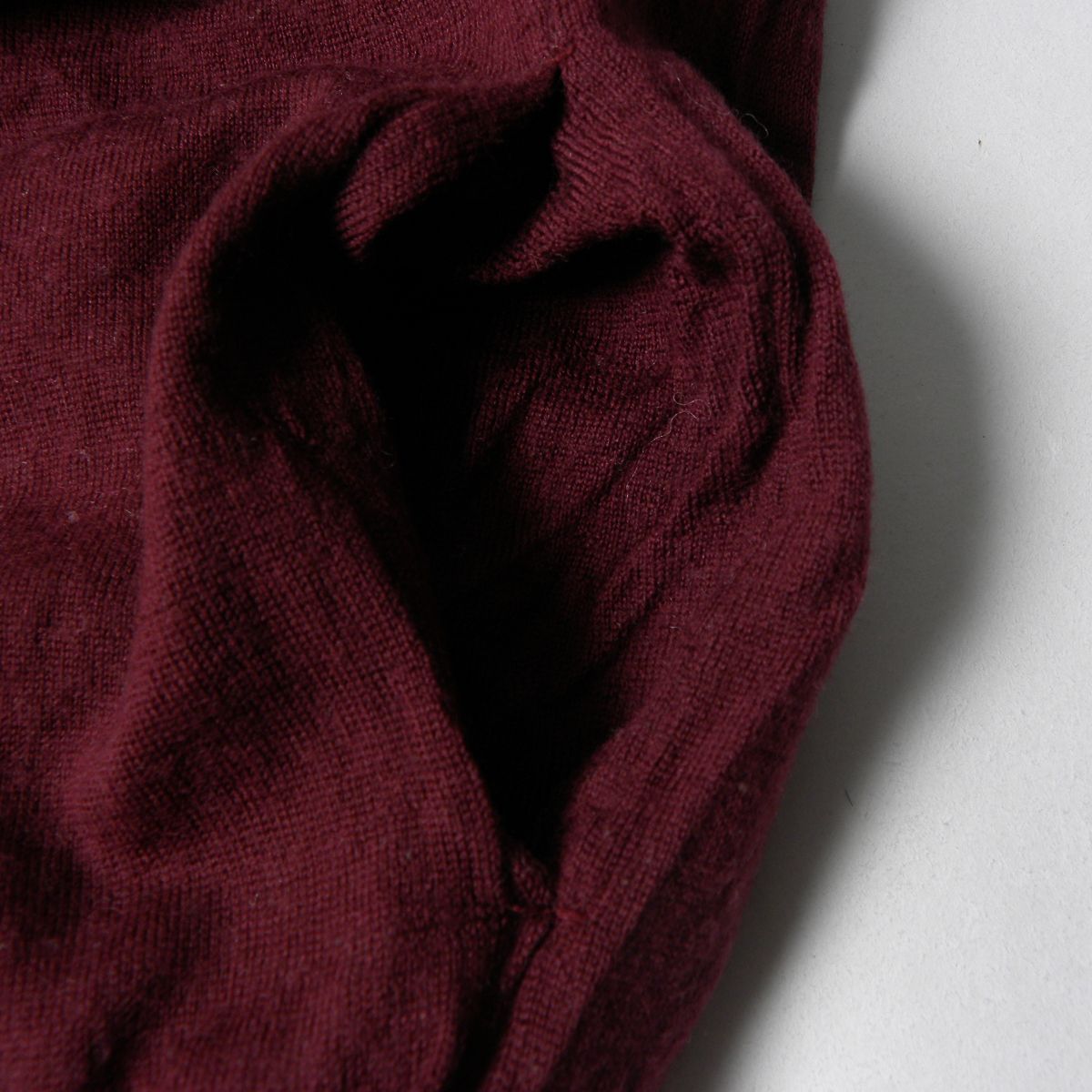 本日限定全品送料無料！ Vネックニット BEAMSGOLF ビームスゴルフパープルレーベル 防風タラッティセーター 14ゲージ ウール100％ エアシャット裏地付防風撥水ストレッチ L ワイン