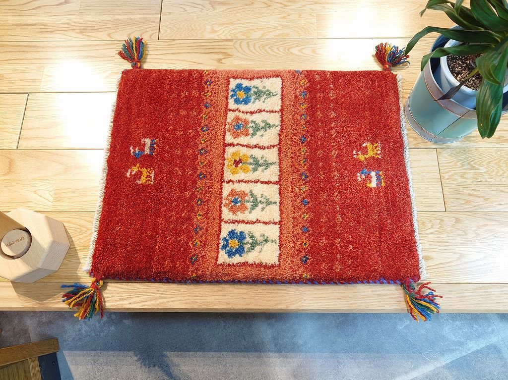 ペルシャ　ギャッベ  ミニマット  42×37.5 茜色　鹿 新規入荷】ペルシャ ギャッベ 玄関マット 88x63cm 黄金色 生命の
