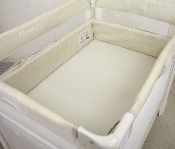 売れ筋商品 ココネルエアー ミルクWH 66046 たたんで運べるベビーベッド アップリカ 新生児OK クリーニング済み B59000 ベッド 