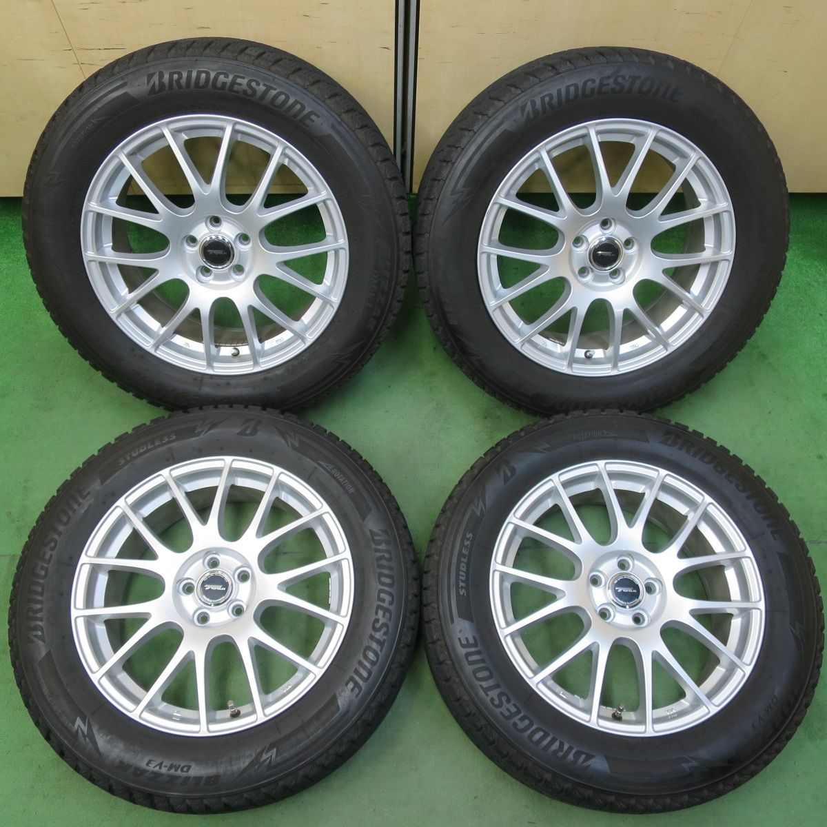 キレイ 21年 XV 等 225|60R17 スタッドレス ブリヂストン ブリザック DM-V3 TOPRUN トップラン 17インチ PCD100|5H 5050506イス