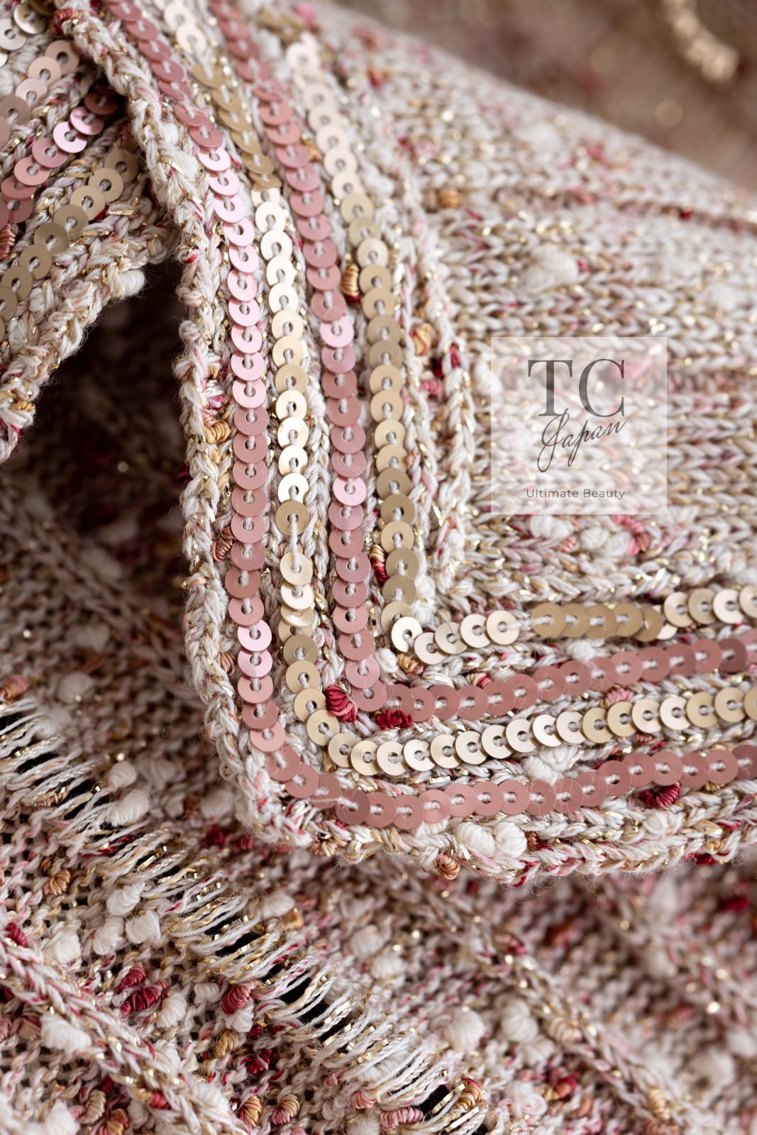 シャネル カーディガン CHANEL ベージュ ピンク スパンコール 春夏 サマー コットン シルク ニット サッシュベルト付 カール作 美品 38 40 CHANEL - シャネル カーディガン CHANEL ベージュ ピンク