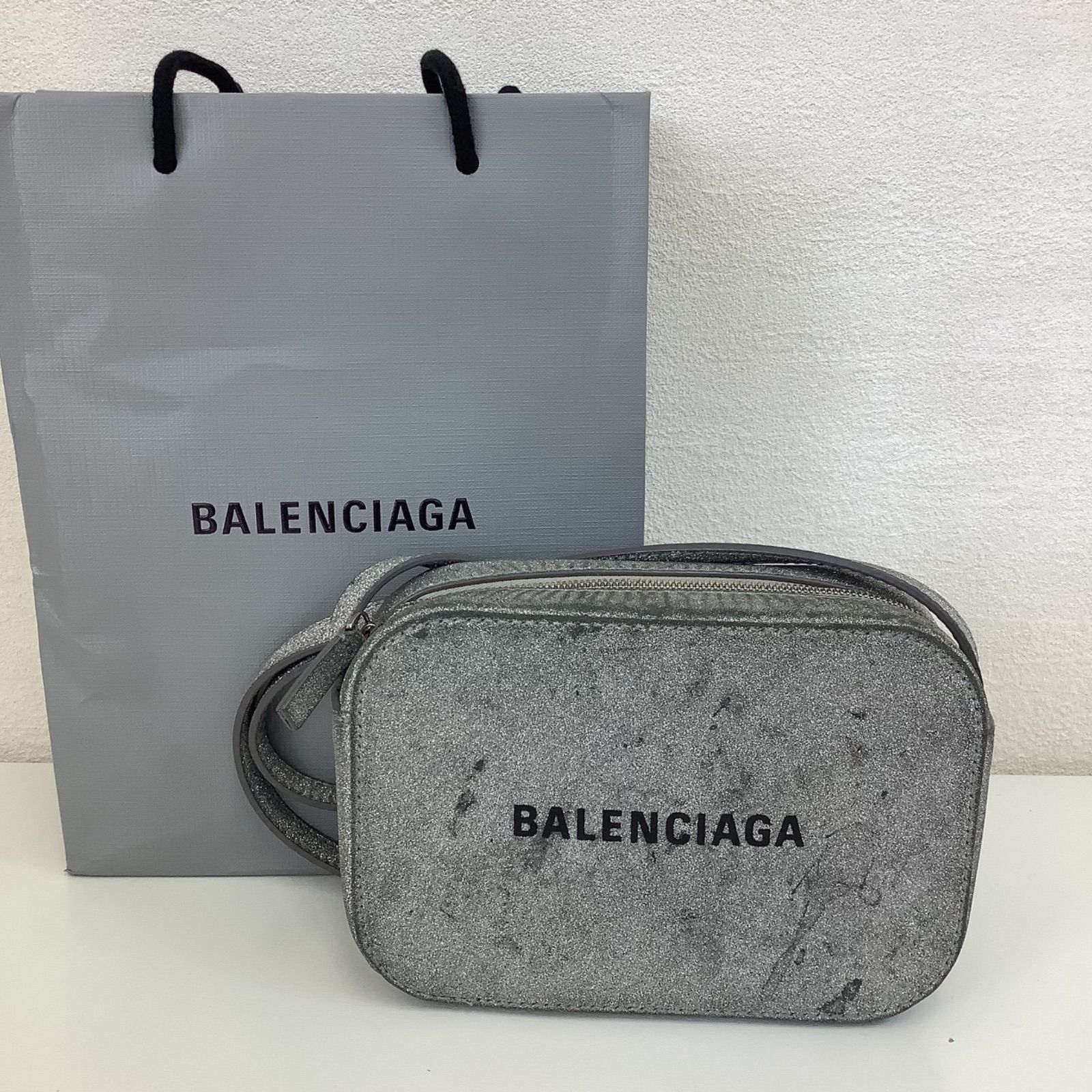 BALENCIAGA バレンシアガ エブリデイカメラバッグ - メルカリ