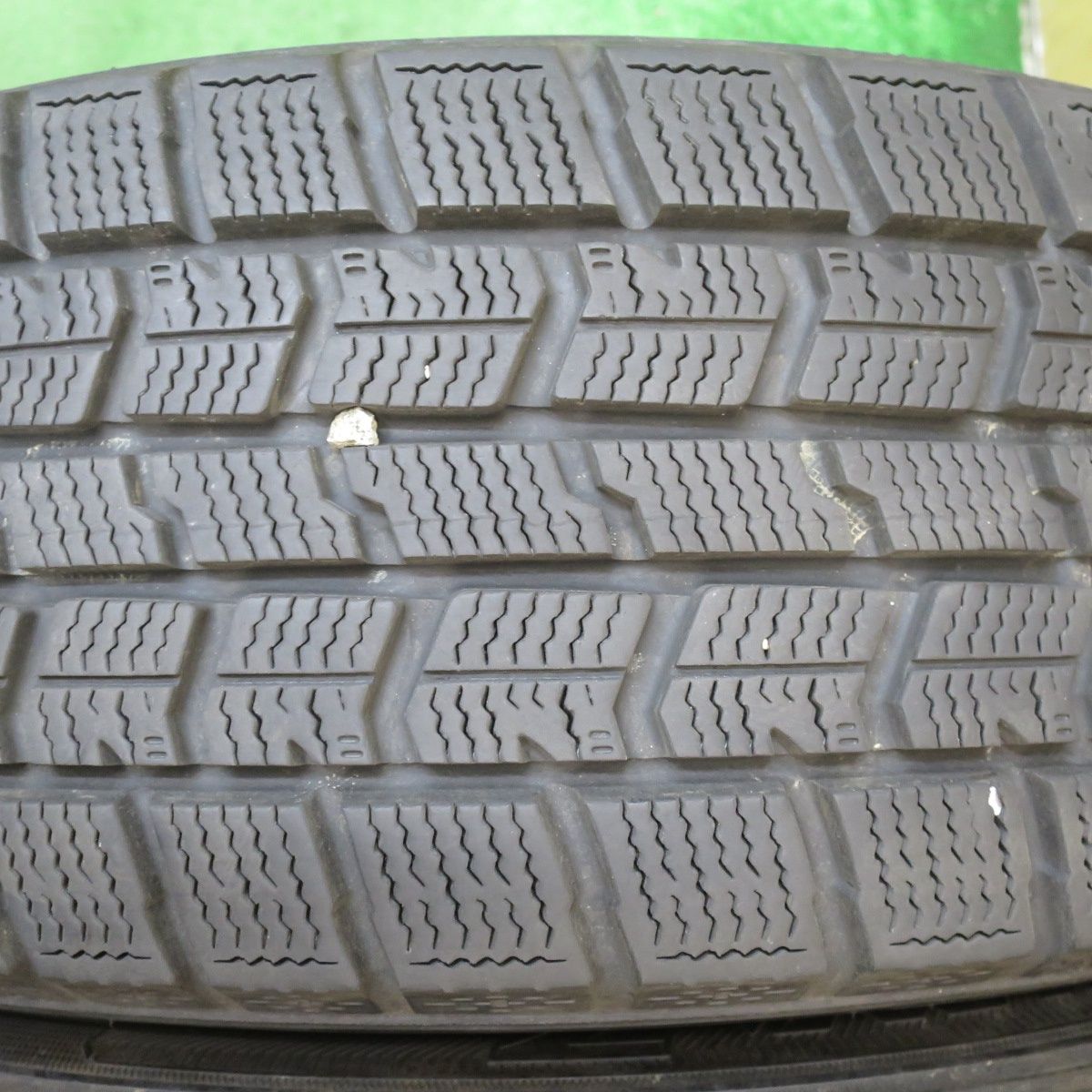 送料無料]バリ溝！21年！9.5分以上☆スタッドレス 175/65R15