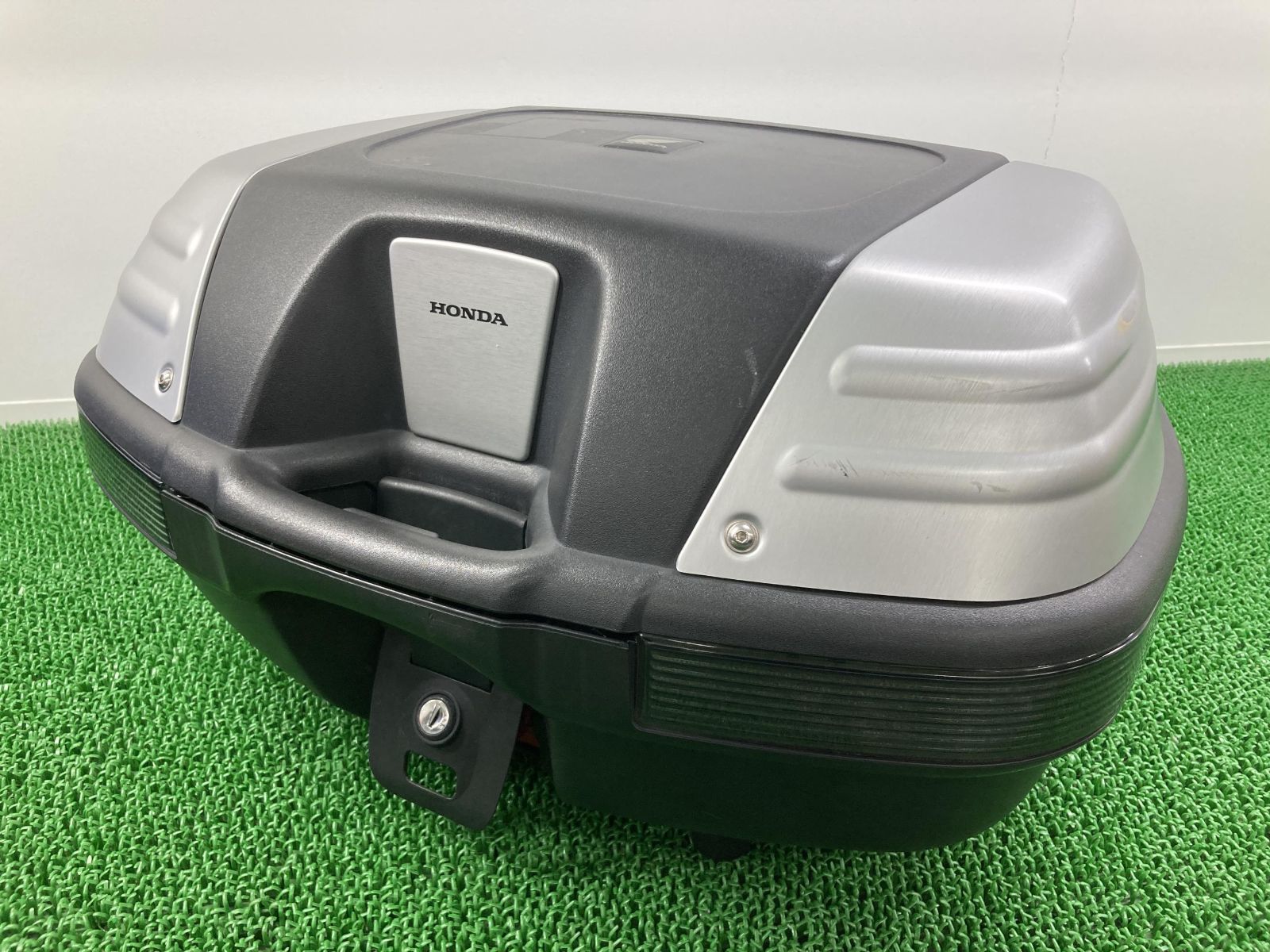 1318 新品バッテリー付き NC700S トップケース RC61-1001*** ホンダ 純正 中古 バイク 部品 2012