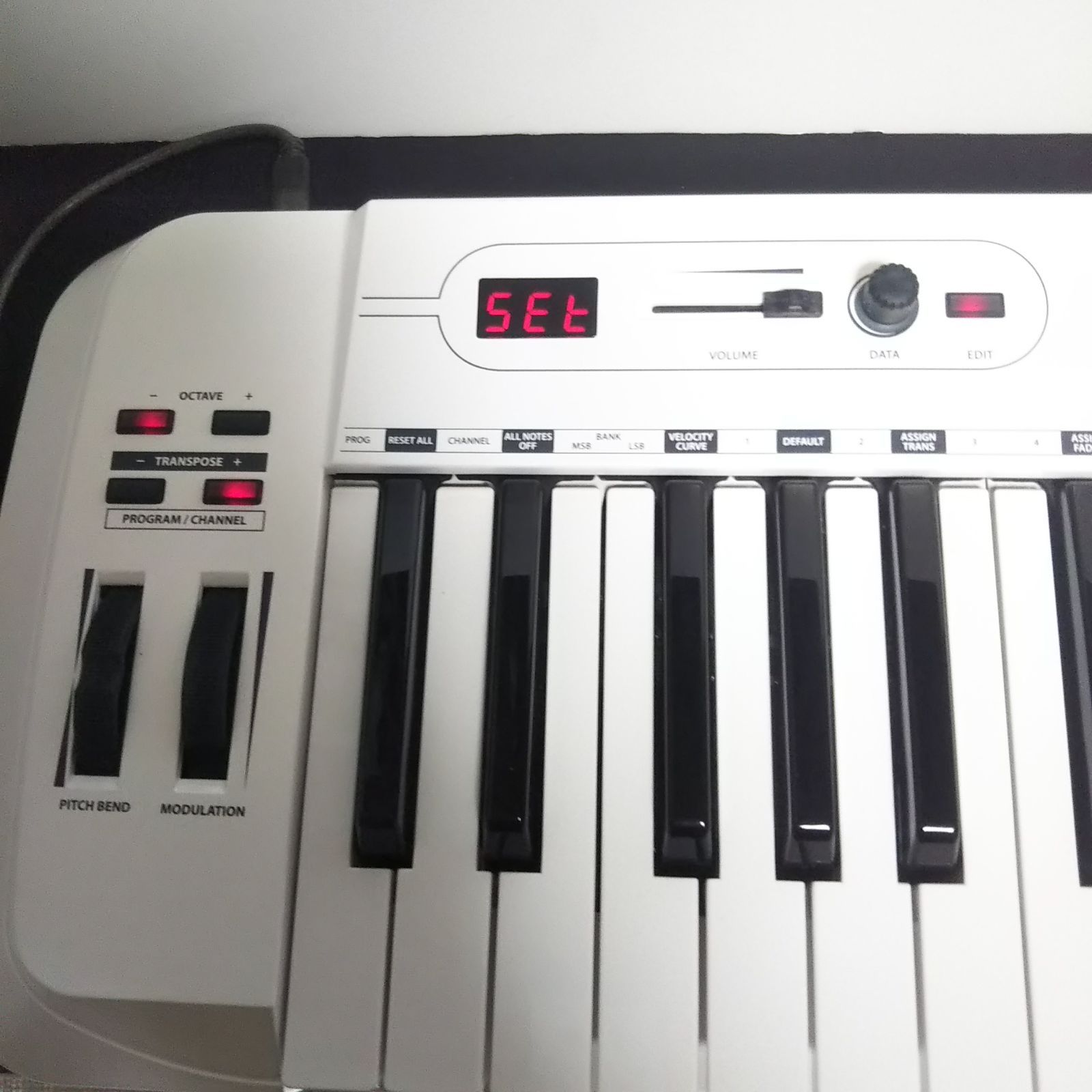 SAMSON Carbon49 USB MIDI標準キーボード49鍵 中古品 - メルカリ