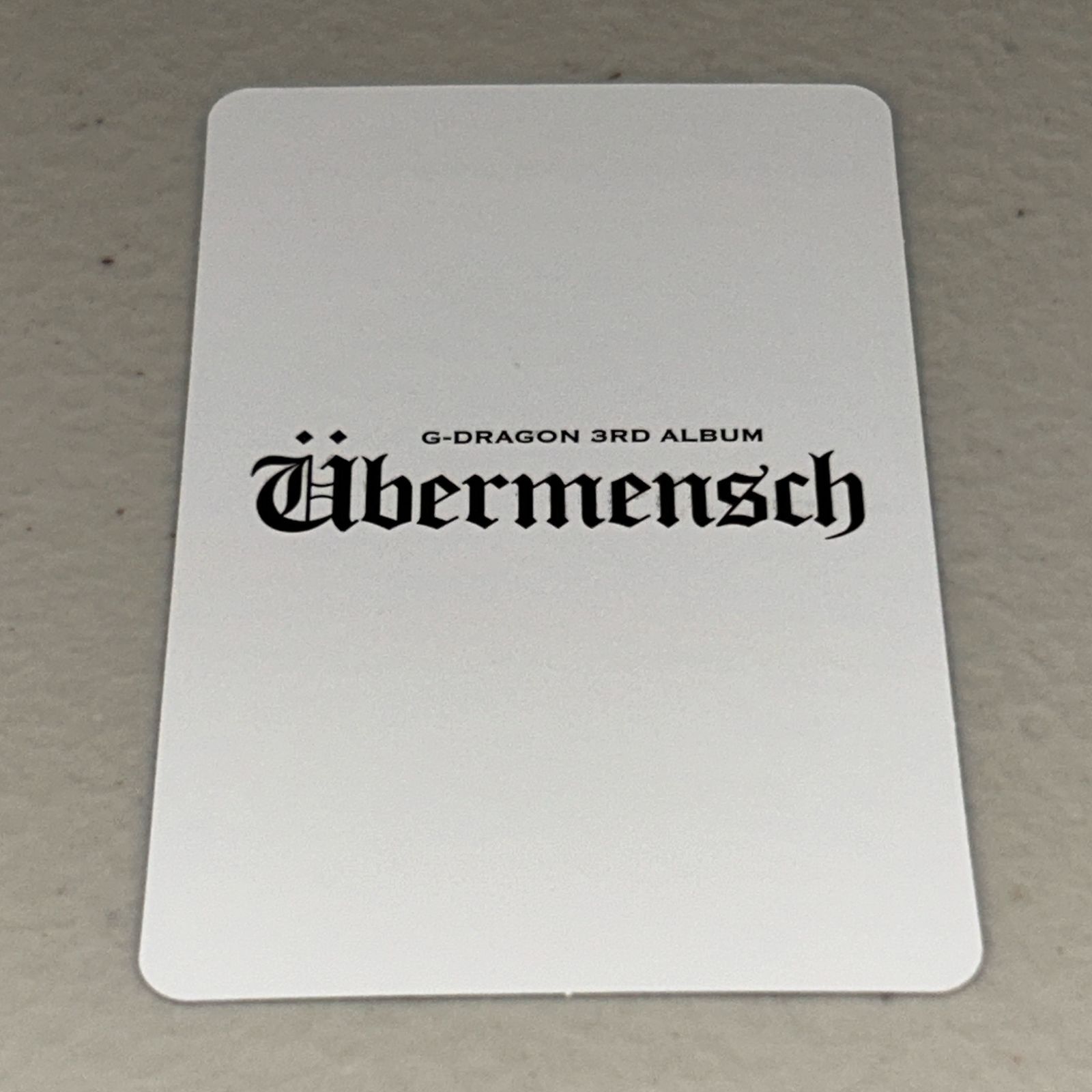 G-DRAGON(BIGBANG)直筆サイン「Ubermensch」封入トレカ G-DRAGON(BIGBANG)直筆サイン「Ubermensch」封入トレカの通販 by