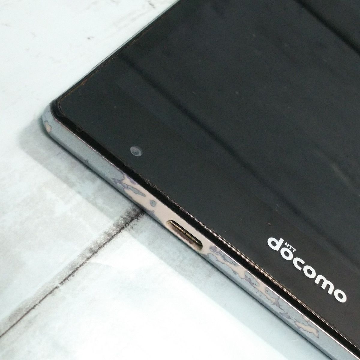 docomo シャープ AQUOS PAD SH-05G 32GB Black ブラック 本体 白ロム 