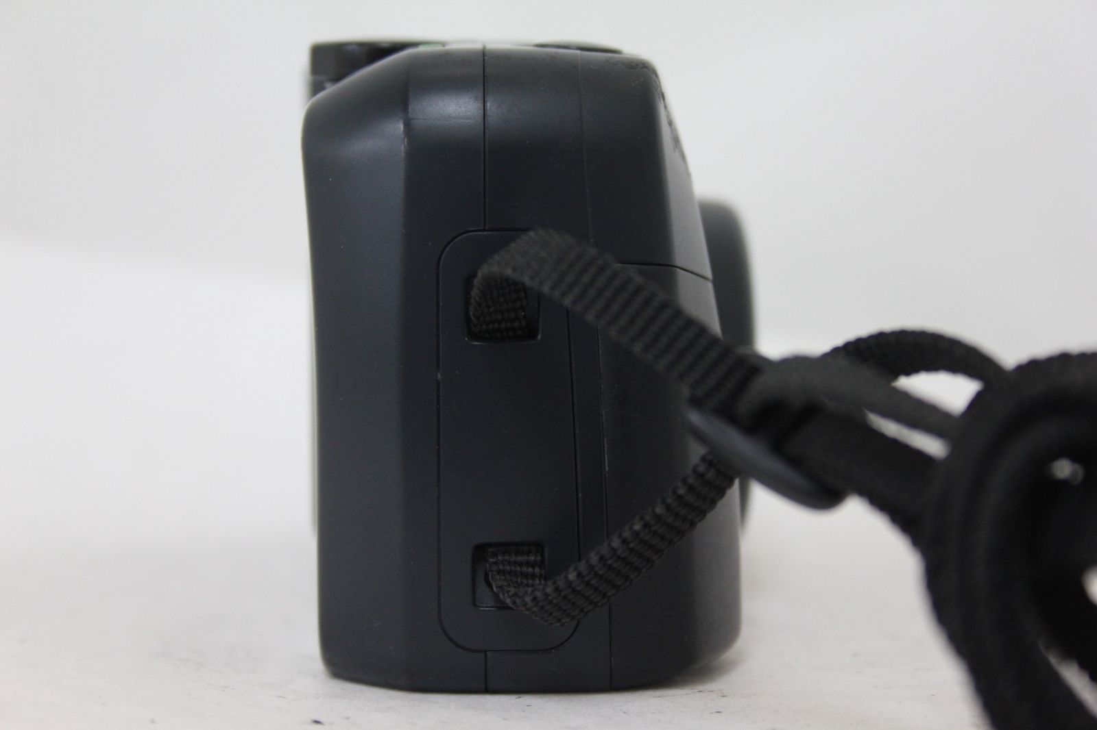コンパクトカメラ M5718
