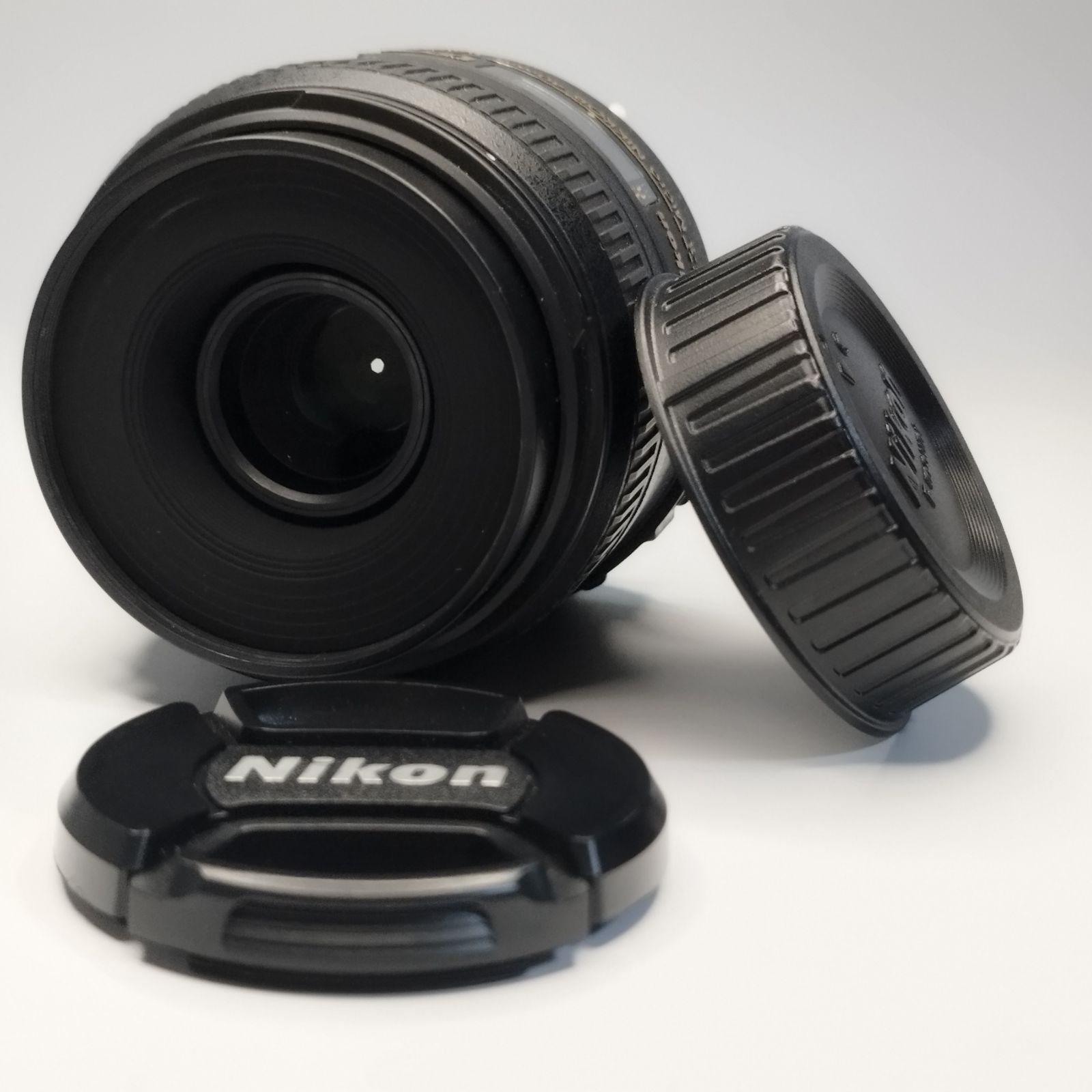 美品】Nikon AF-S DX Micro Nikkor 40mm f/2.8G マクロレンズ 美品】Nikon AF-S DX Micro Nikkor 40mm f/2.8G マクロレンズ