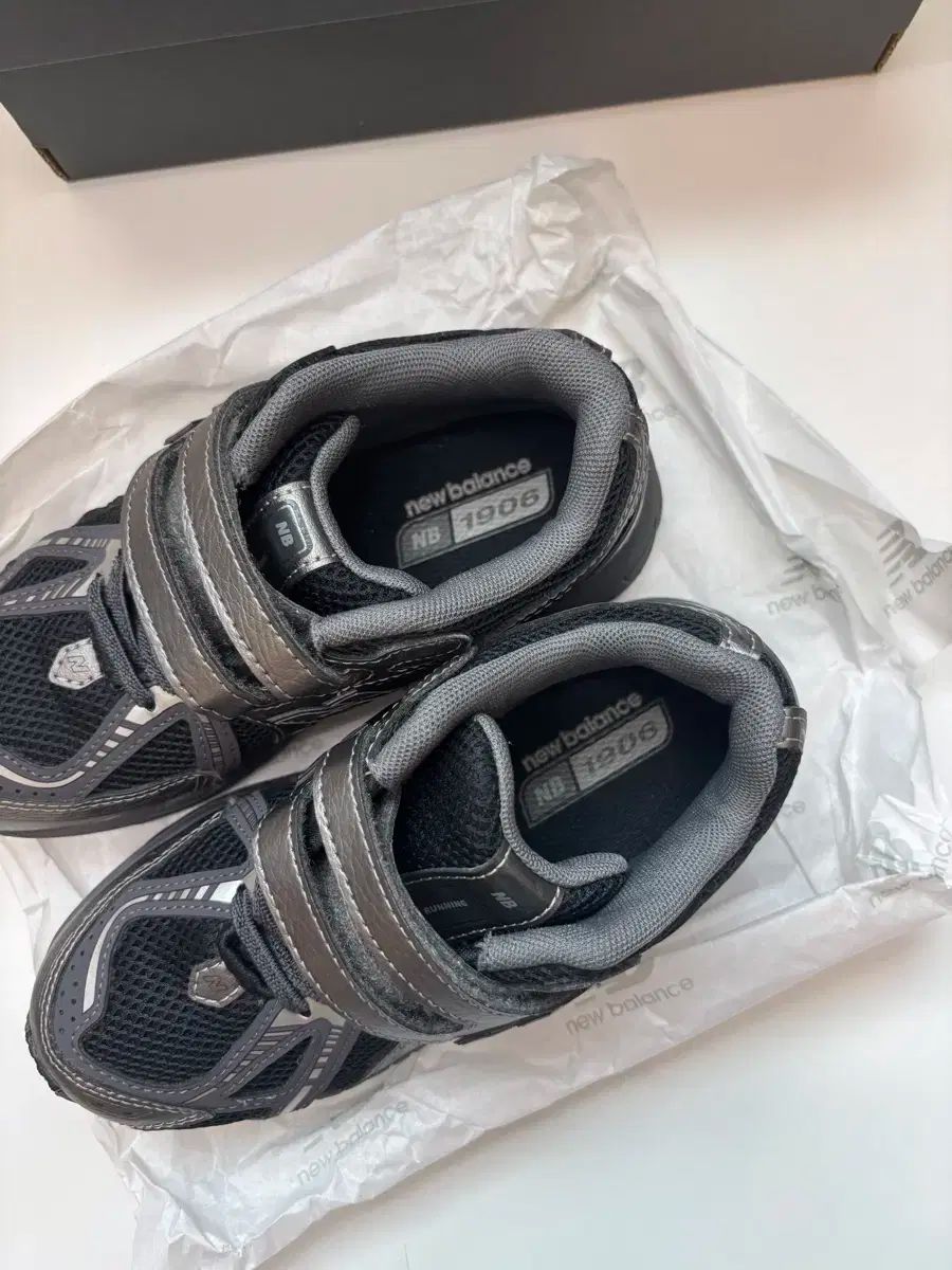 ファントムブラック