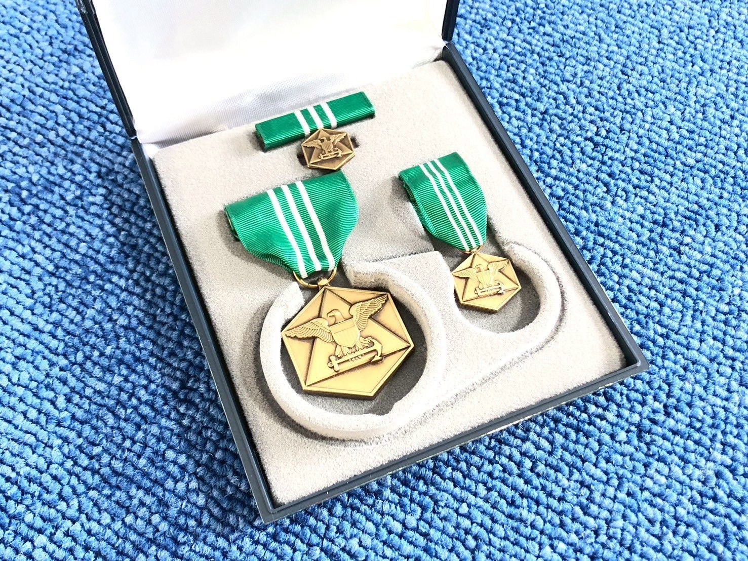 ⓵［米軍放出品］アメリカ空軍 階級ワッペン/勲章リボンバー/懐中時計セット 米軍放出品】未使用品 海軍民間人功労表彰メダル 3個セット