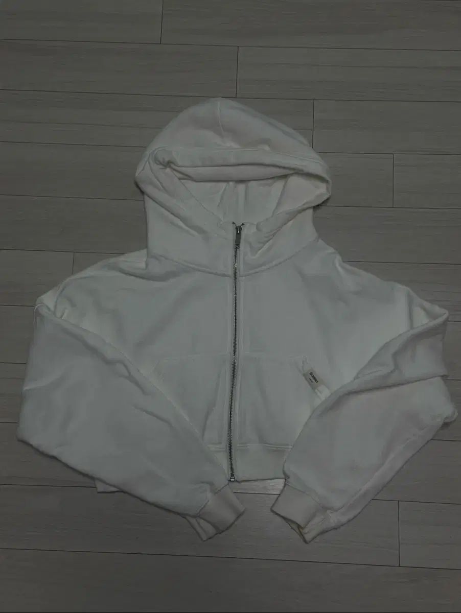GLOWNY グロウニー 白 クロップド フード ジップアップ