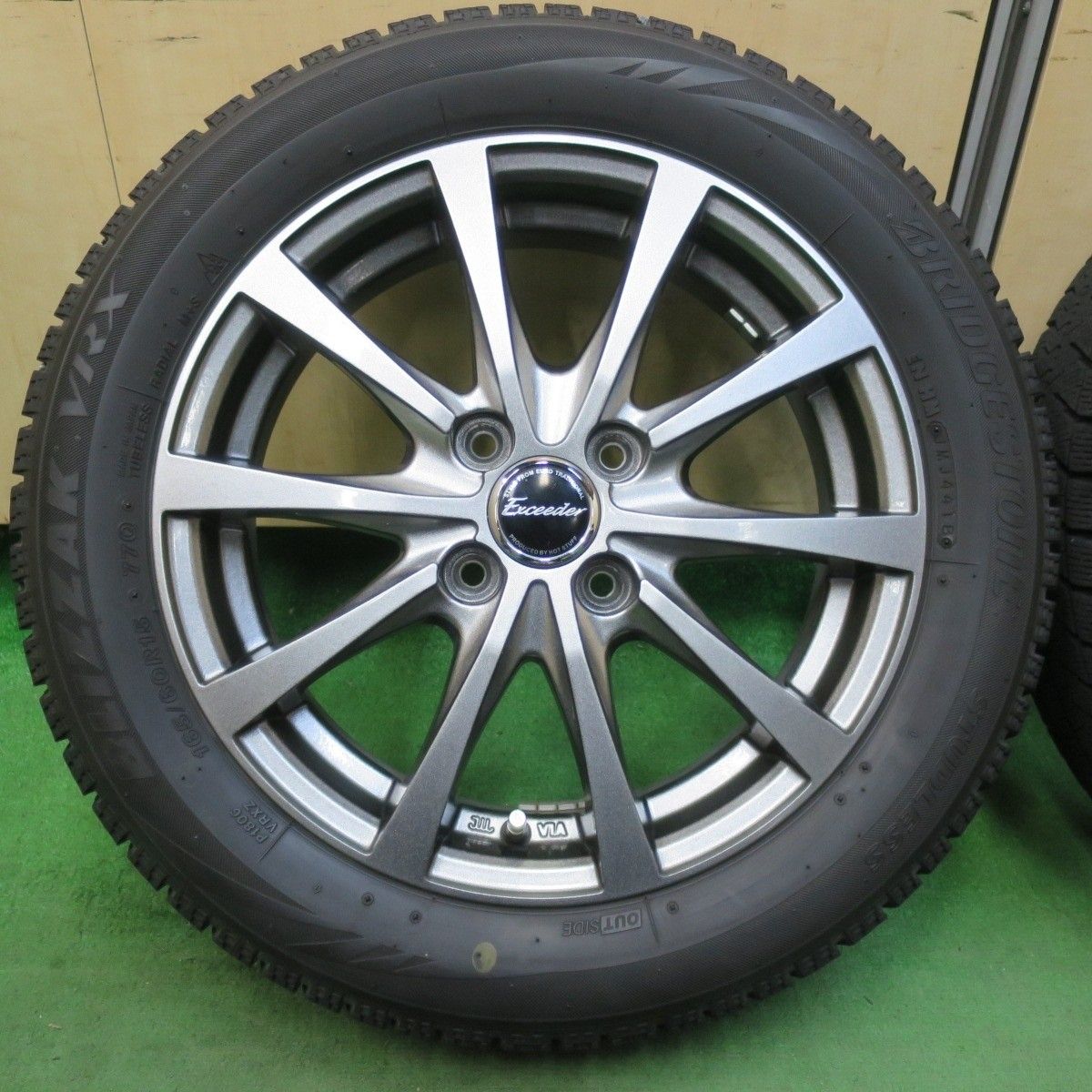 キレイ スタッドレス 165 60R15 ブリヂストン ブリザック VRX Exceeder エクシーダー 15インチ ハスラー ソリオ 等 PCD100 4H 5032709イス