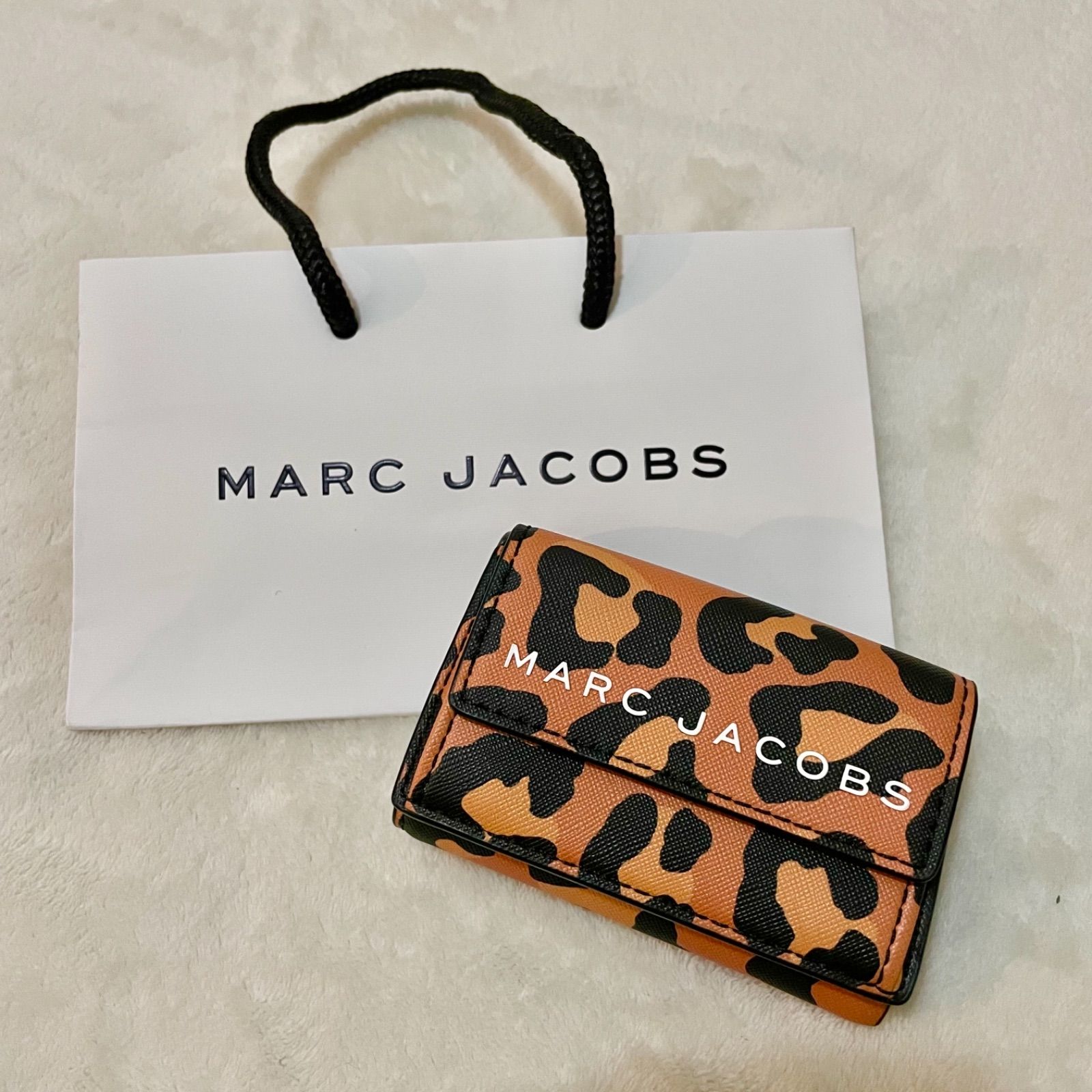 マークジェイコブス MARC JACOBS 三つ折り財布 レオパード ミニ財布 - メルカリ