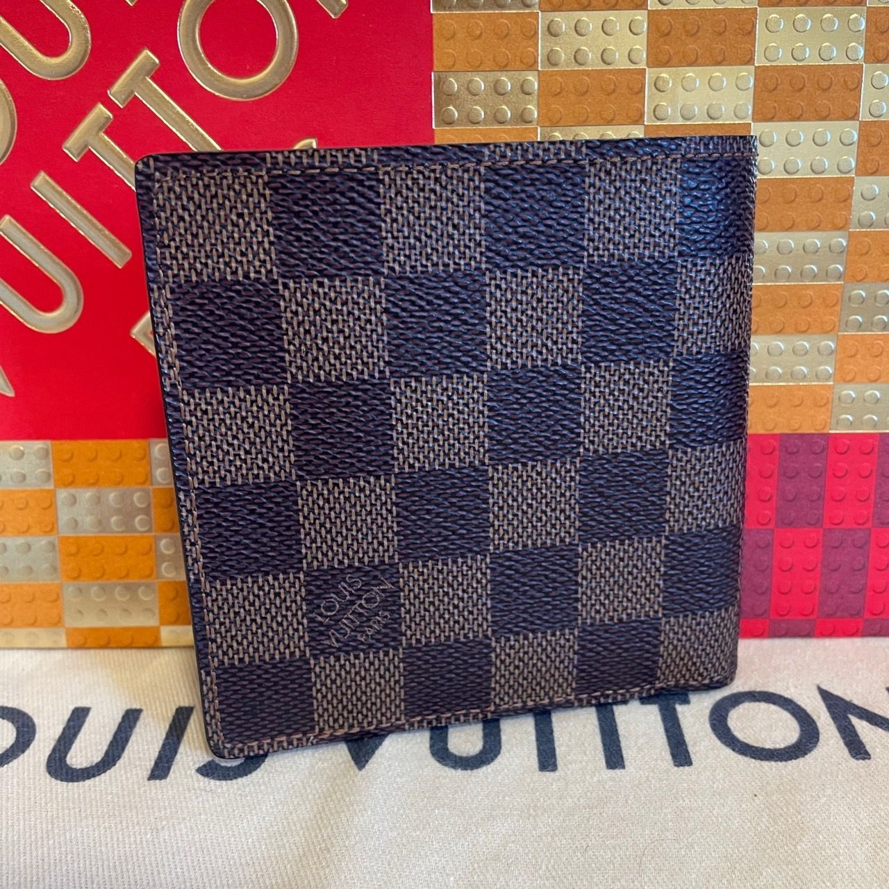 極美品✨️ルイヴィトン　ダミエ　エベヌ　ポルトフォイユ　マルコ　二つ折り財布 ルイヴィトンのダミエ エベヌ ポルトフォイユ マルコ 2つ折り
