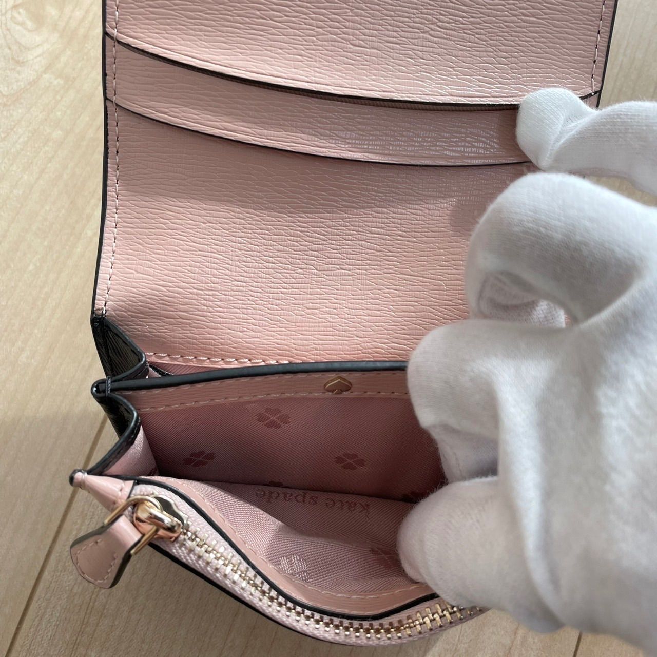 【新品・未使用】kate spade ケイトスペード　財布　ミニ財布　黒　ピンク