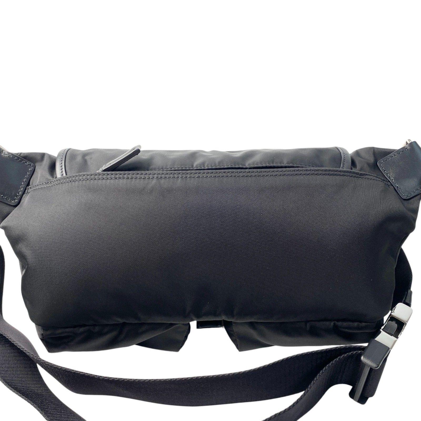 PRADA ブラック ショルダーバッグ 新品同様 定価36万 プラダ PRADA Re-Nylon x レザー ショルダー